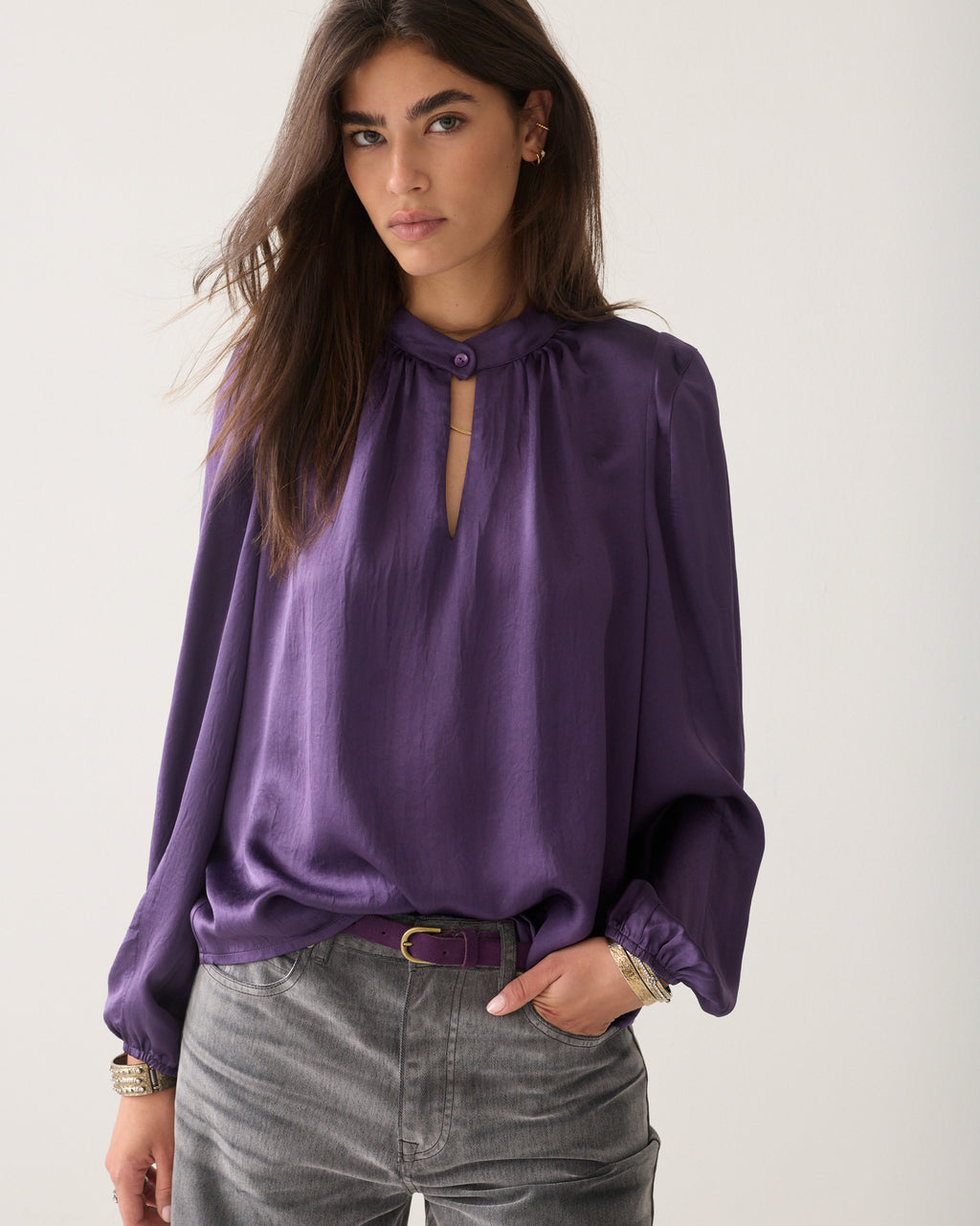 Silky top with shoulder pads