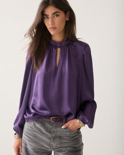 Silky top met schoudervulling