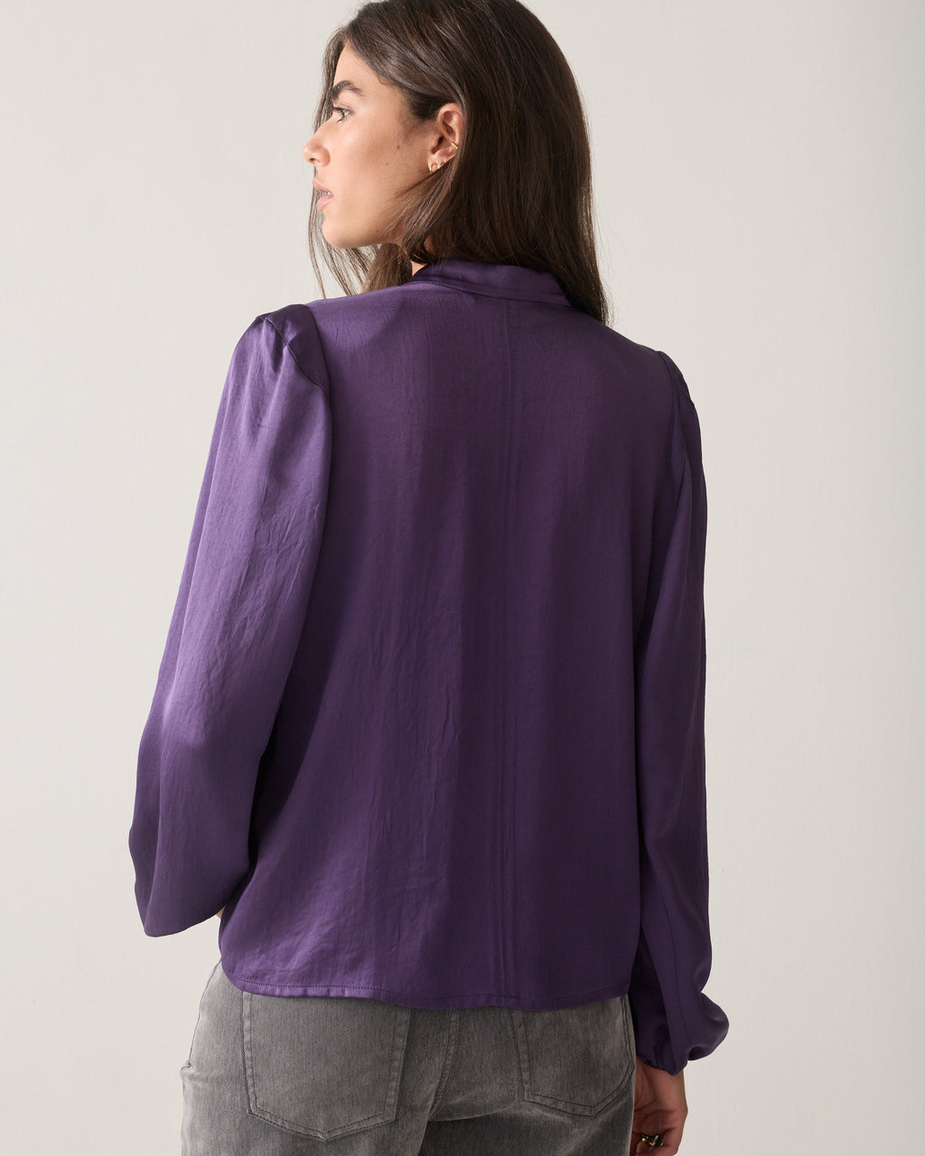 Silky top with shoulder pads