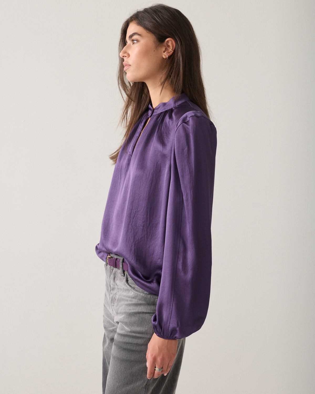Silky top with shoulder pads