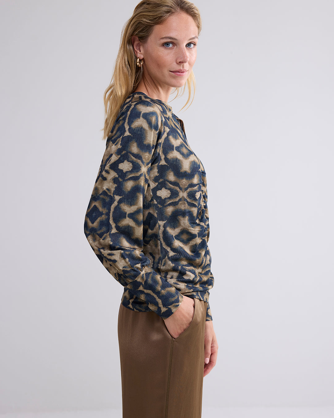 Printed top met balloon mouwen