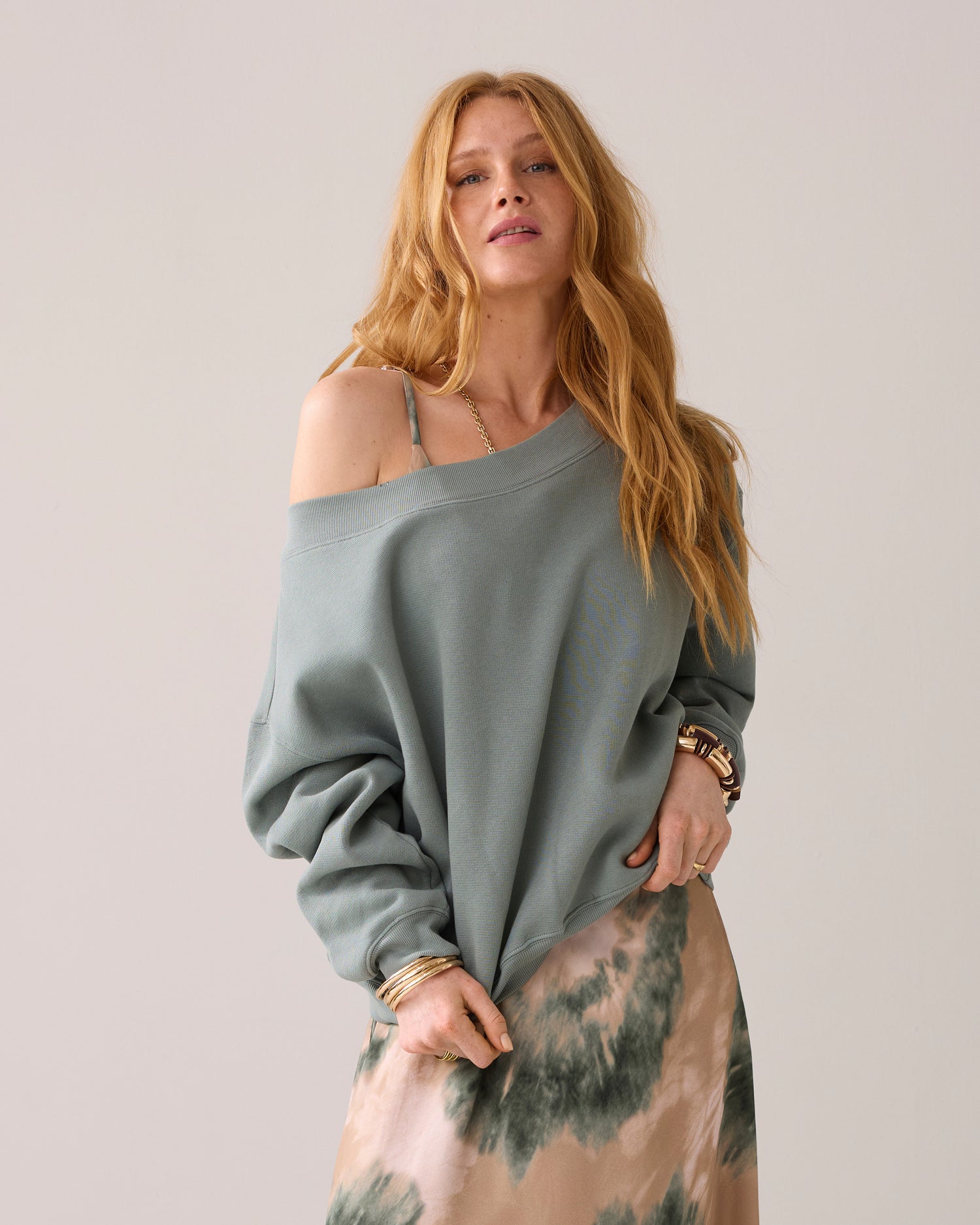 Off shoulder sweatershirt