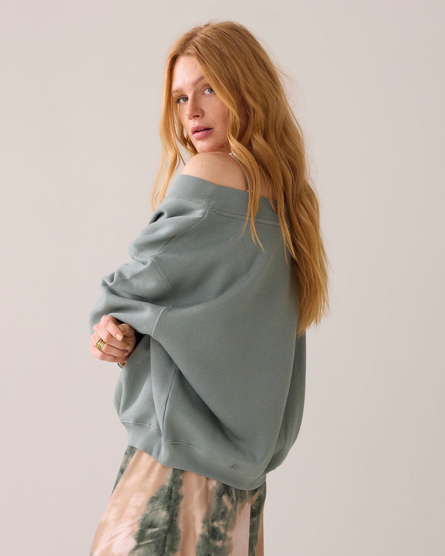 Off shoulder sweatershirt