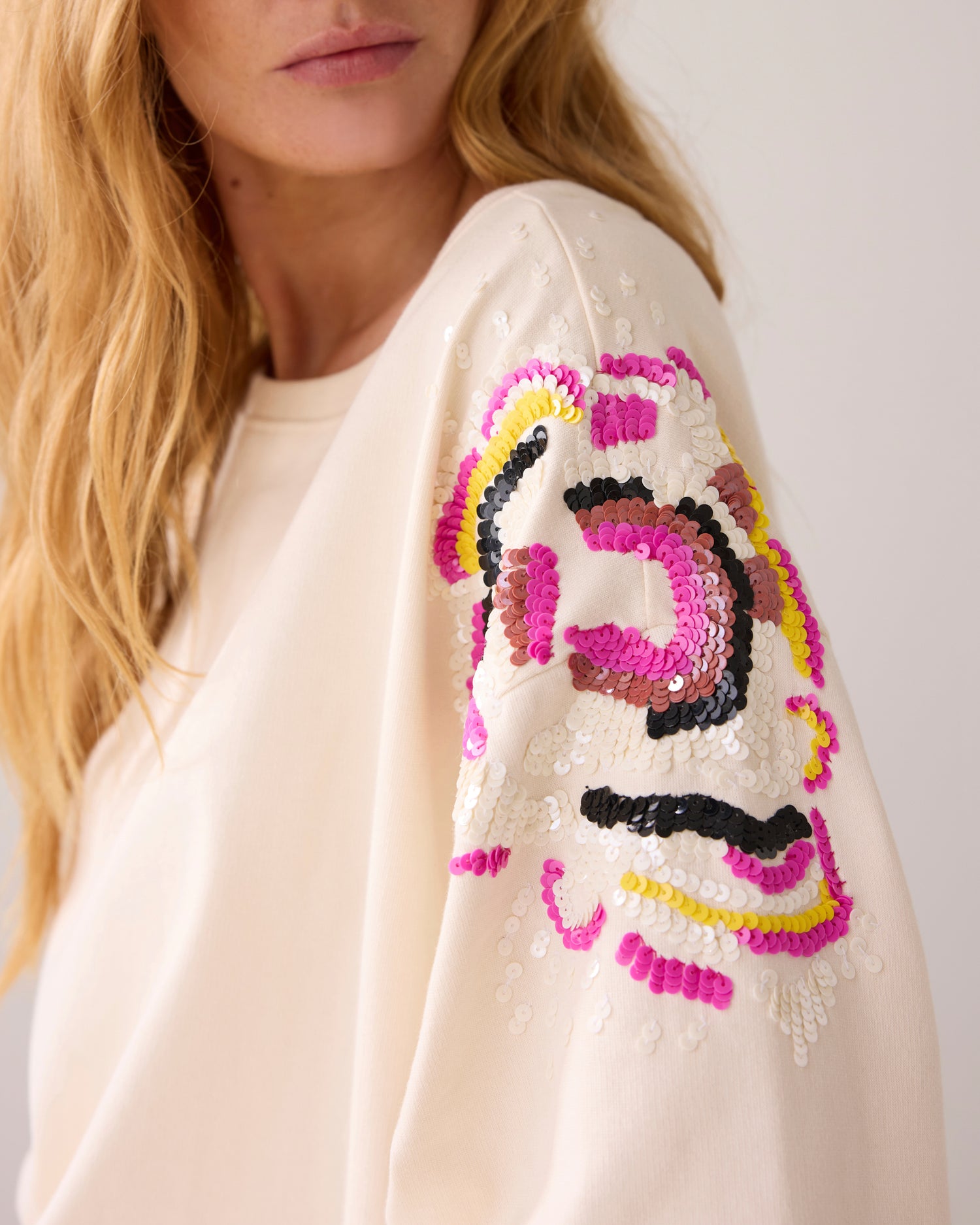 Handbestickter boxy Sweater