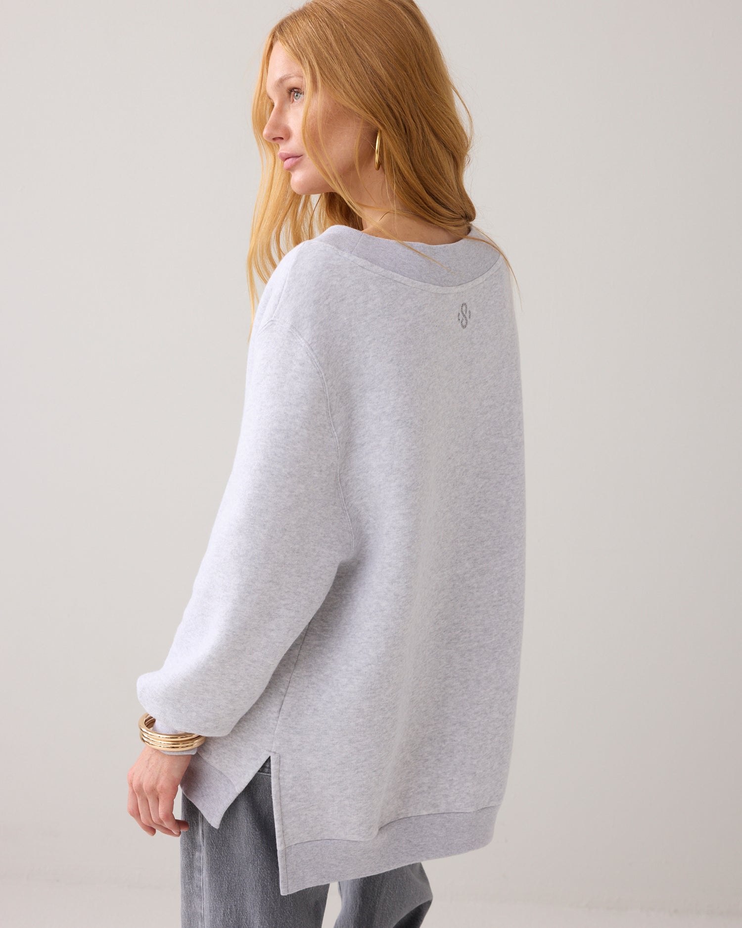 Oversized sweater met boothals