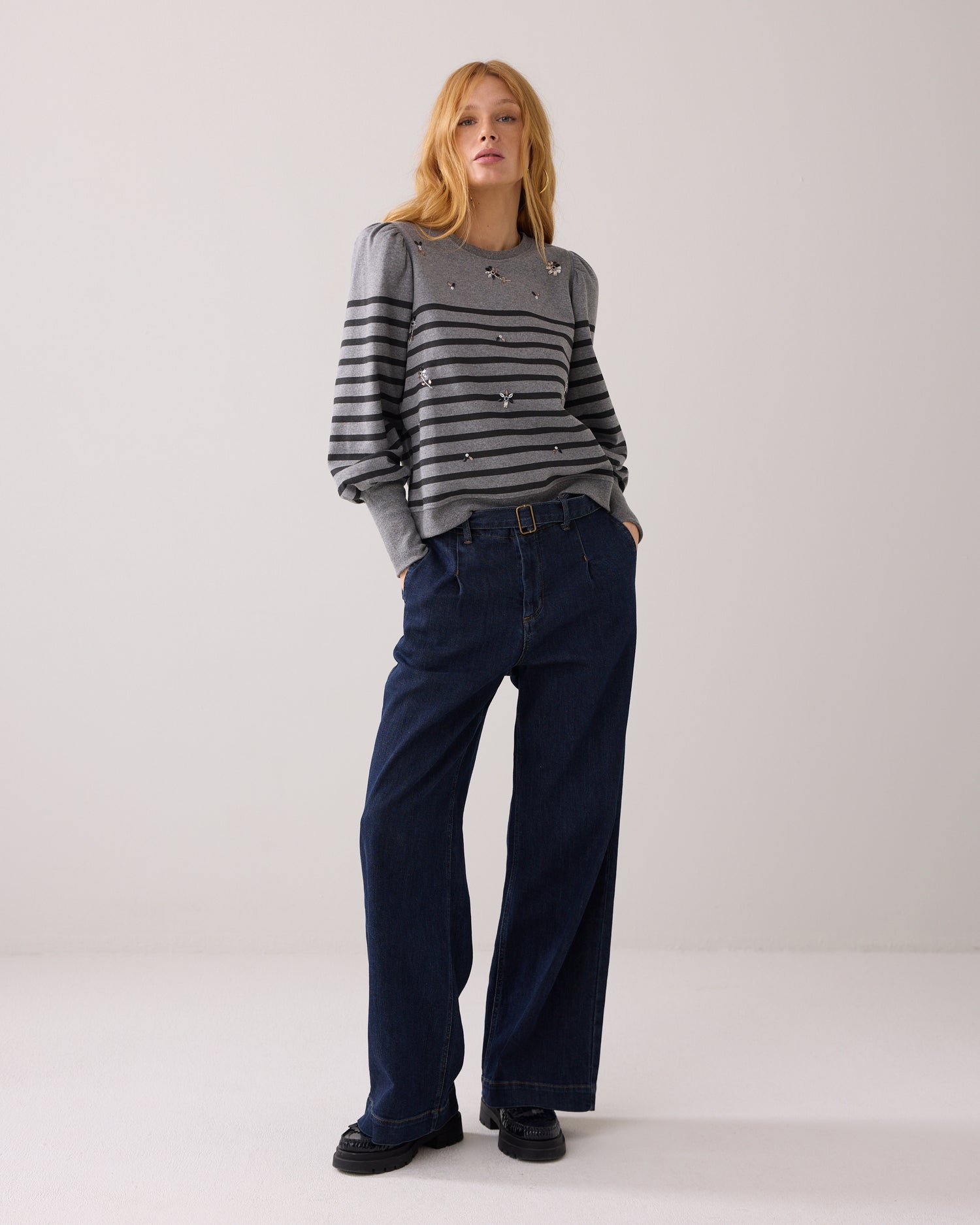 Sweater met bloemborduursels