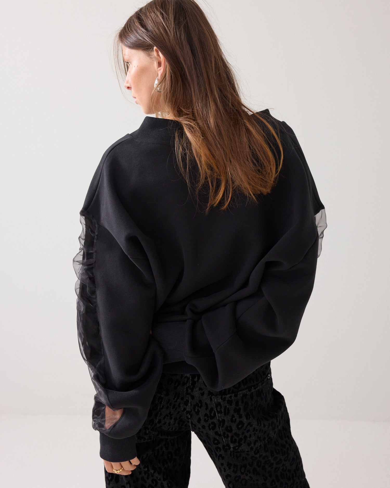 Sweatshirt with voile