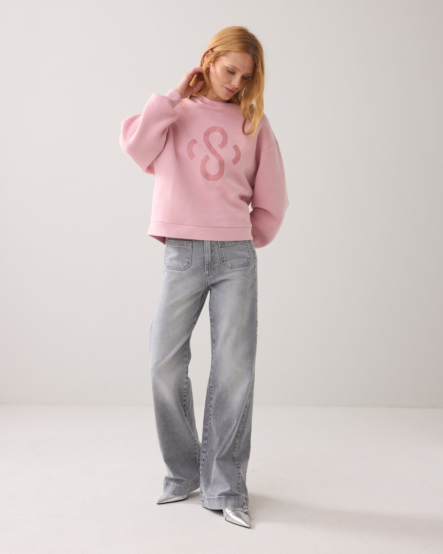Casual jumper with logo