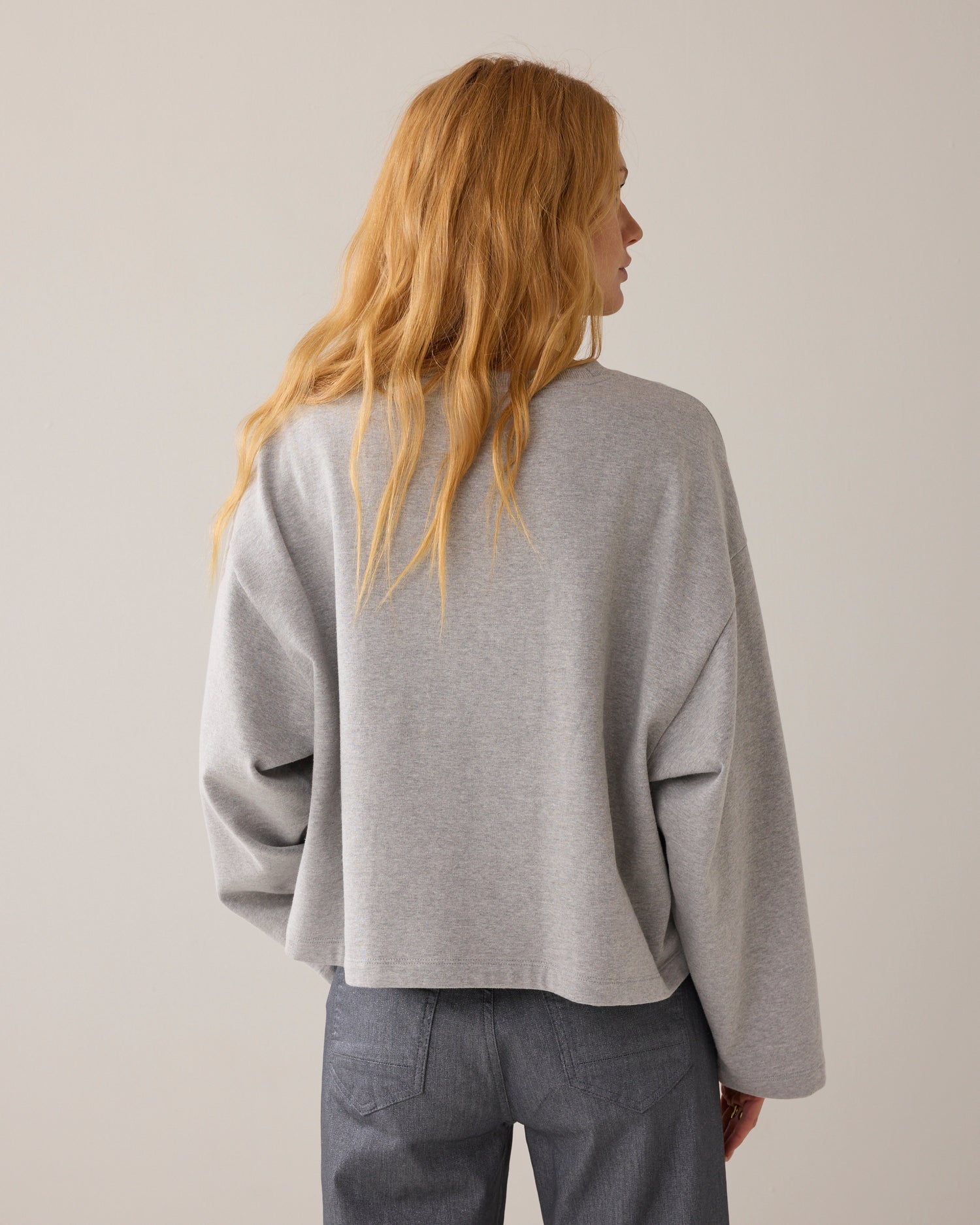 Oversized jumper with embroidery