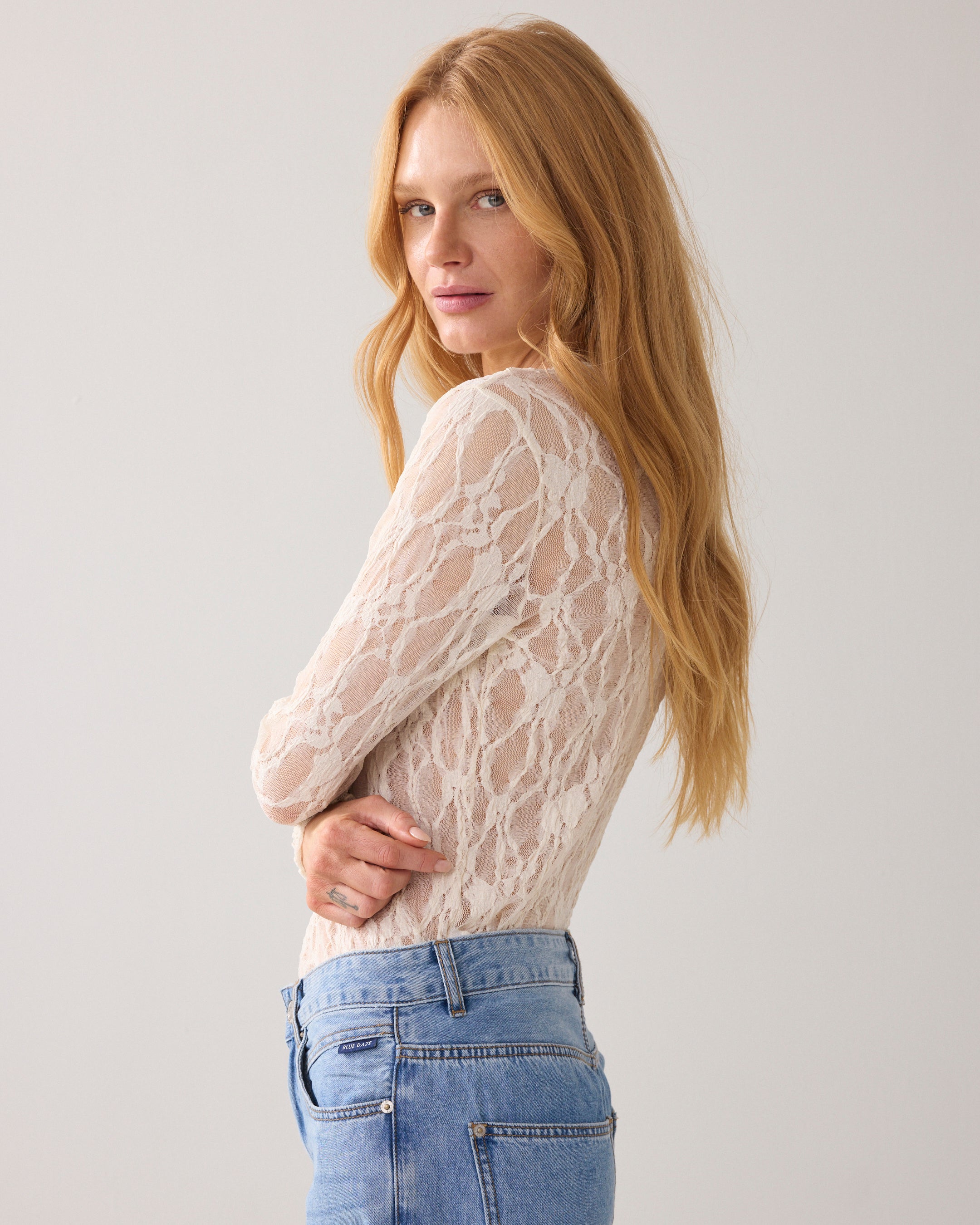 Top in stretch lace