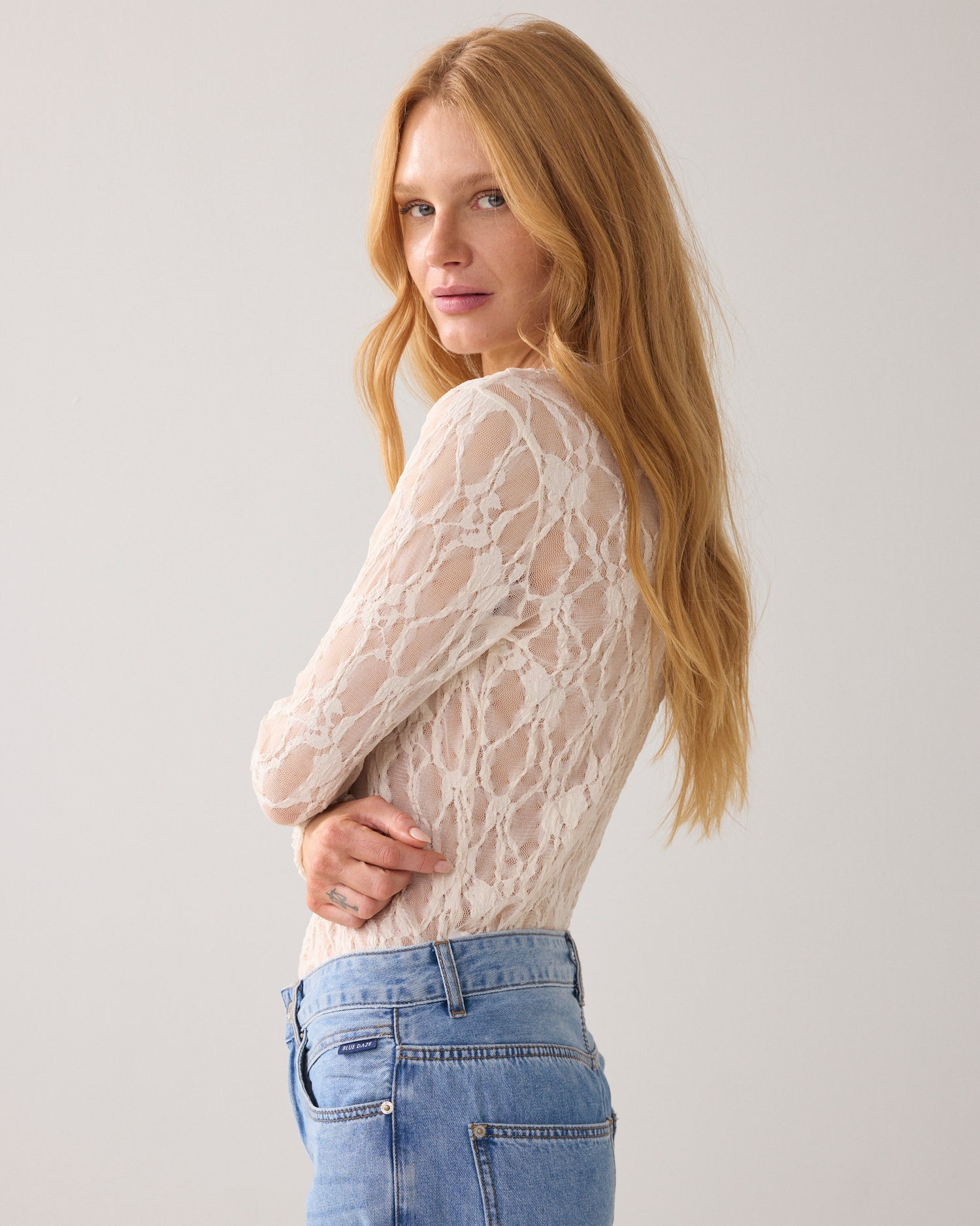 Top in stretch lace
