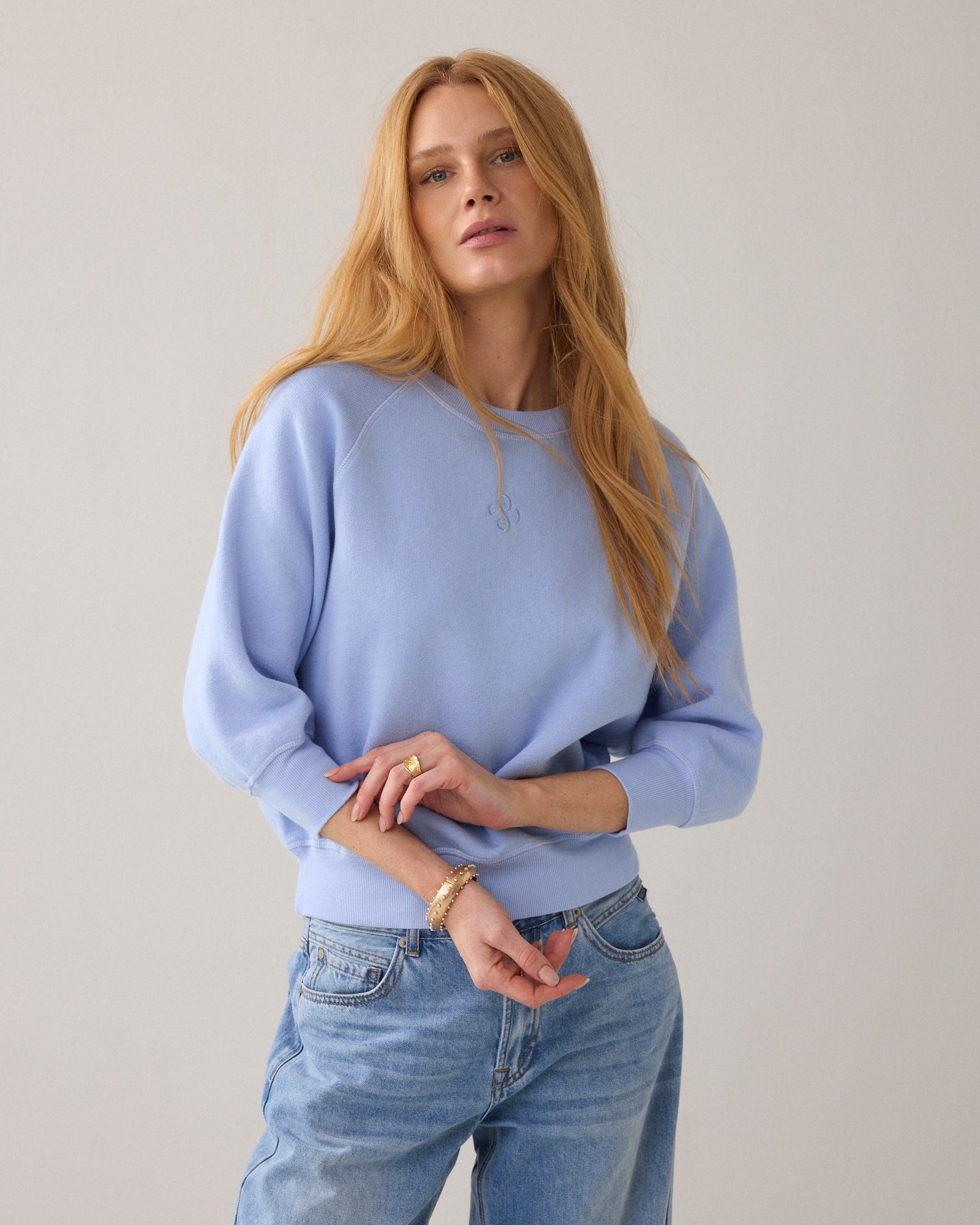 Loose-fit jumper with bat sleeves
