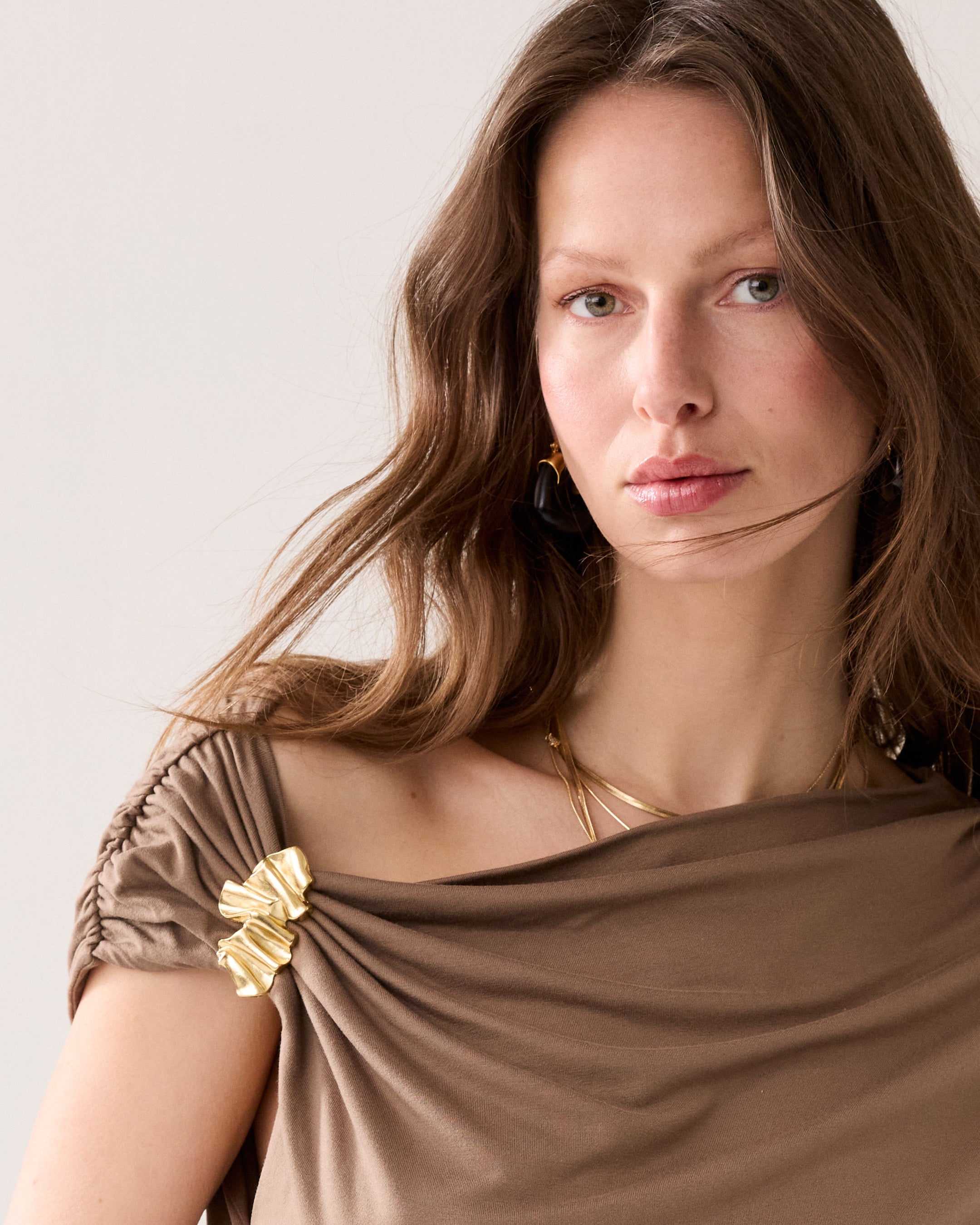 Wear-your-way top met speld