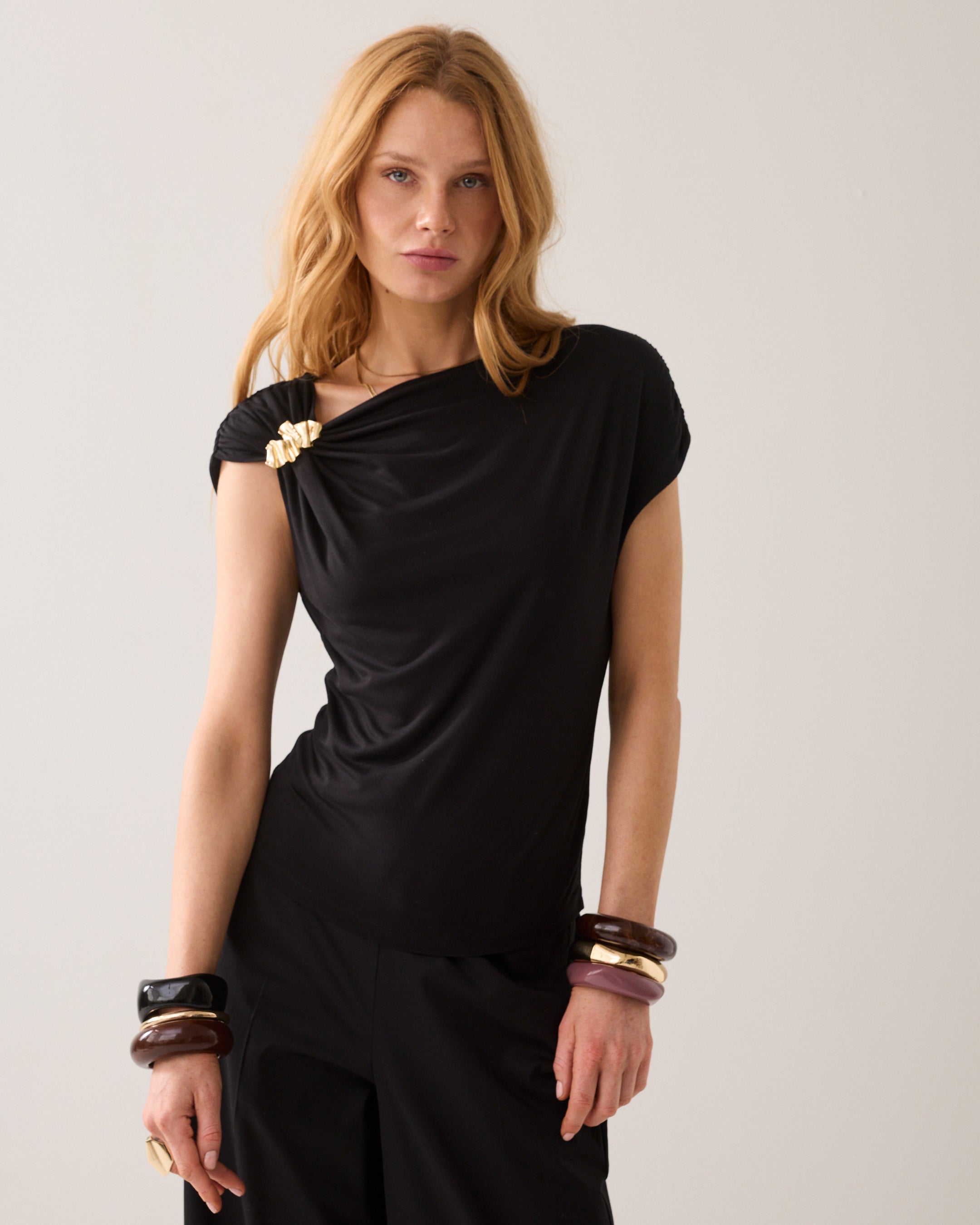 Wear-your-way top met speld