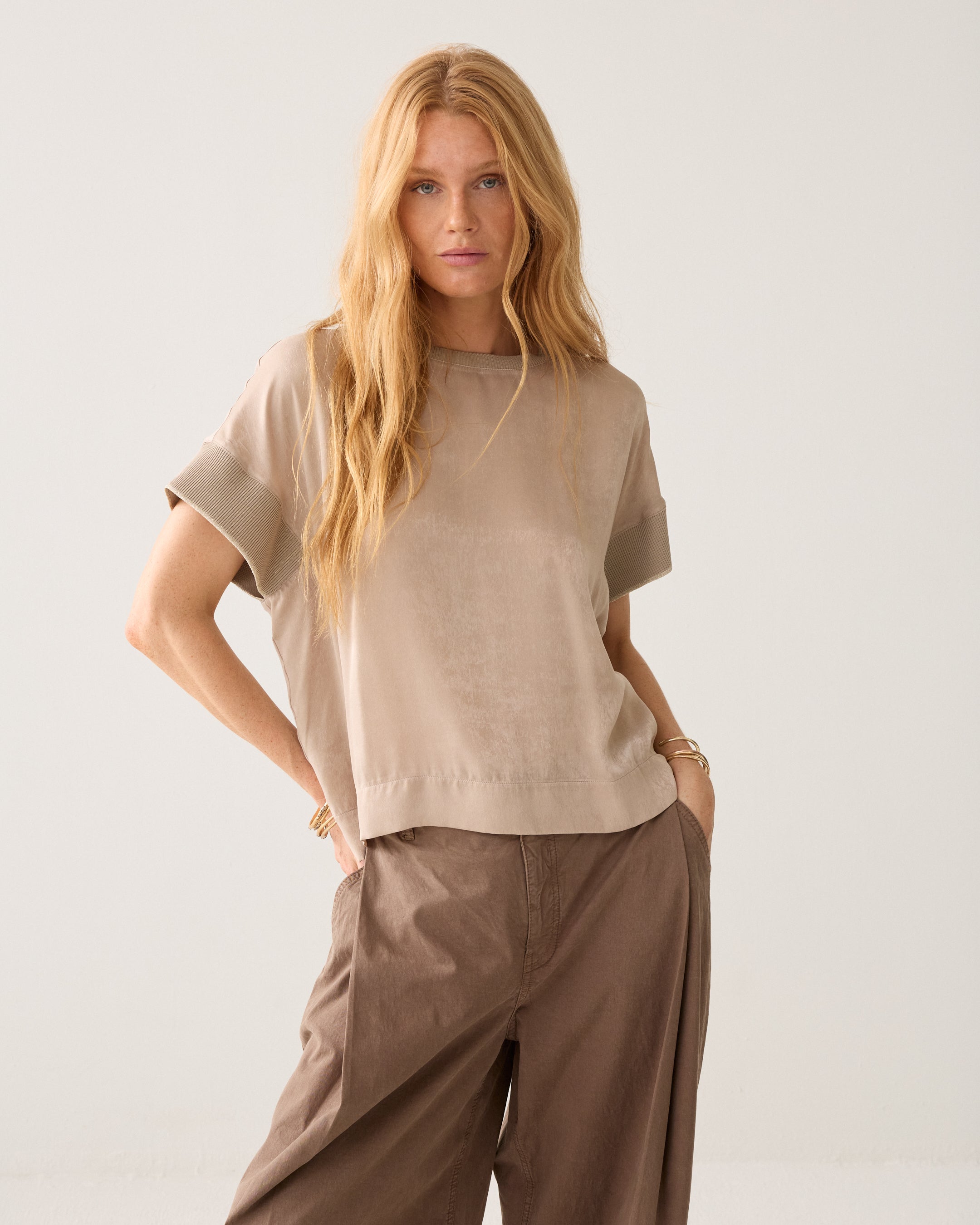 Top boxy en satin mélangé