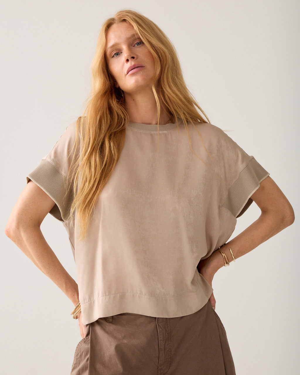 Top boxy en satin mélangé