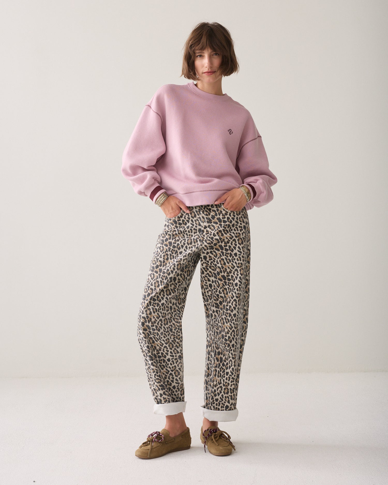 Oversized sweater contrast