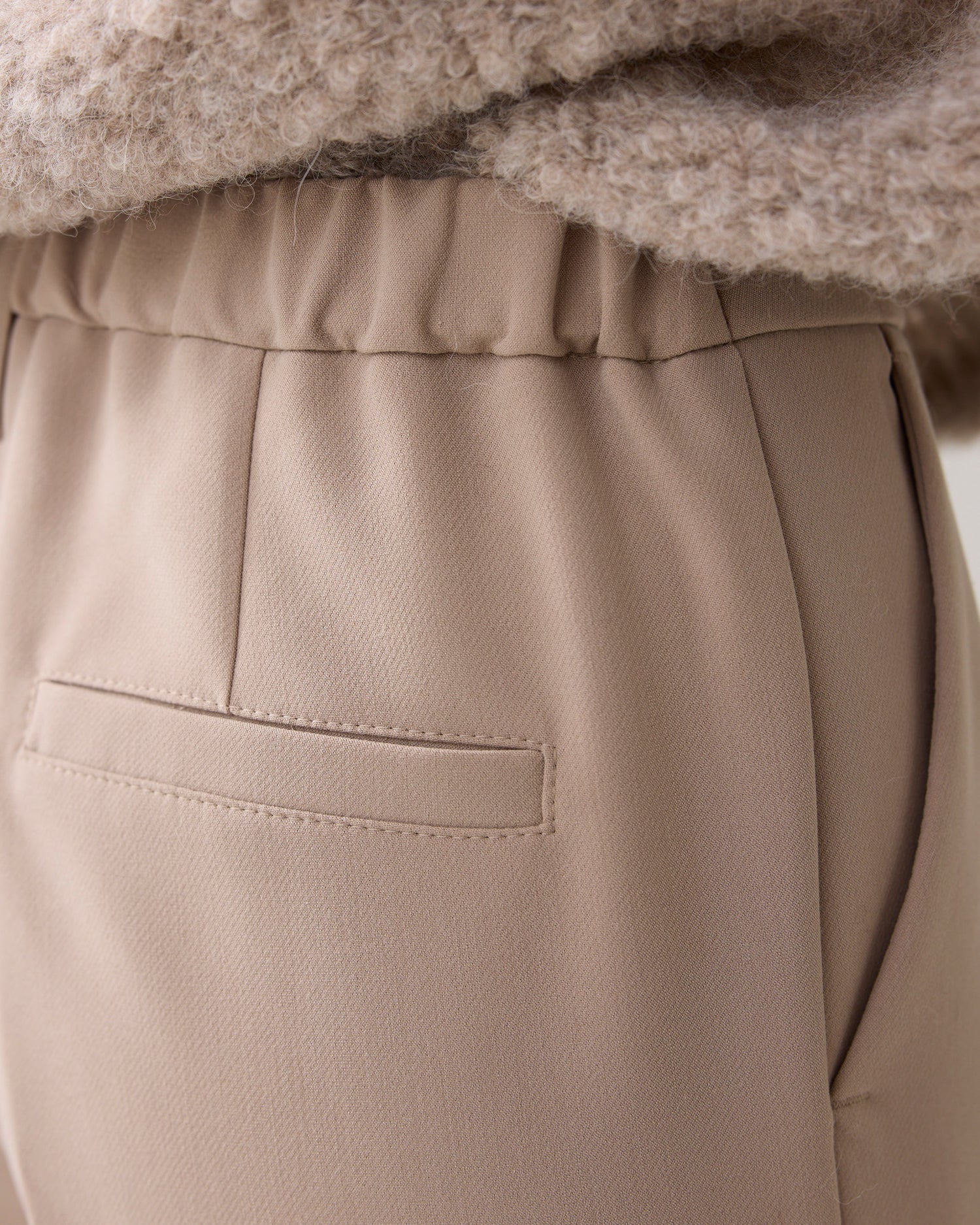 Foam Pants mit weitem Bein
