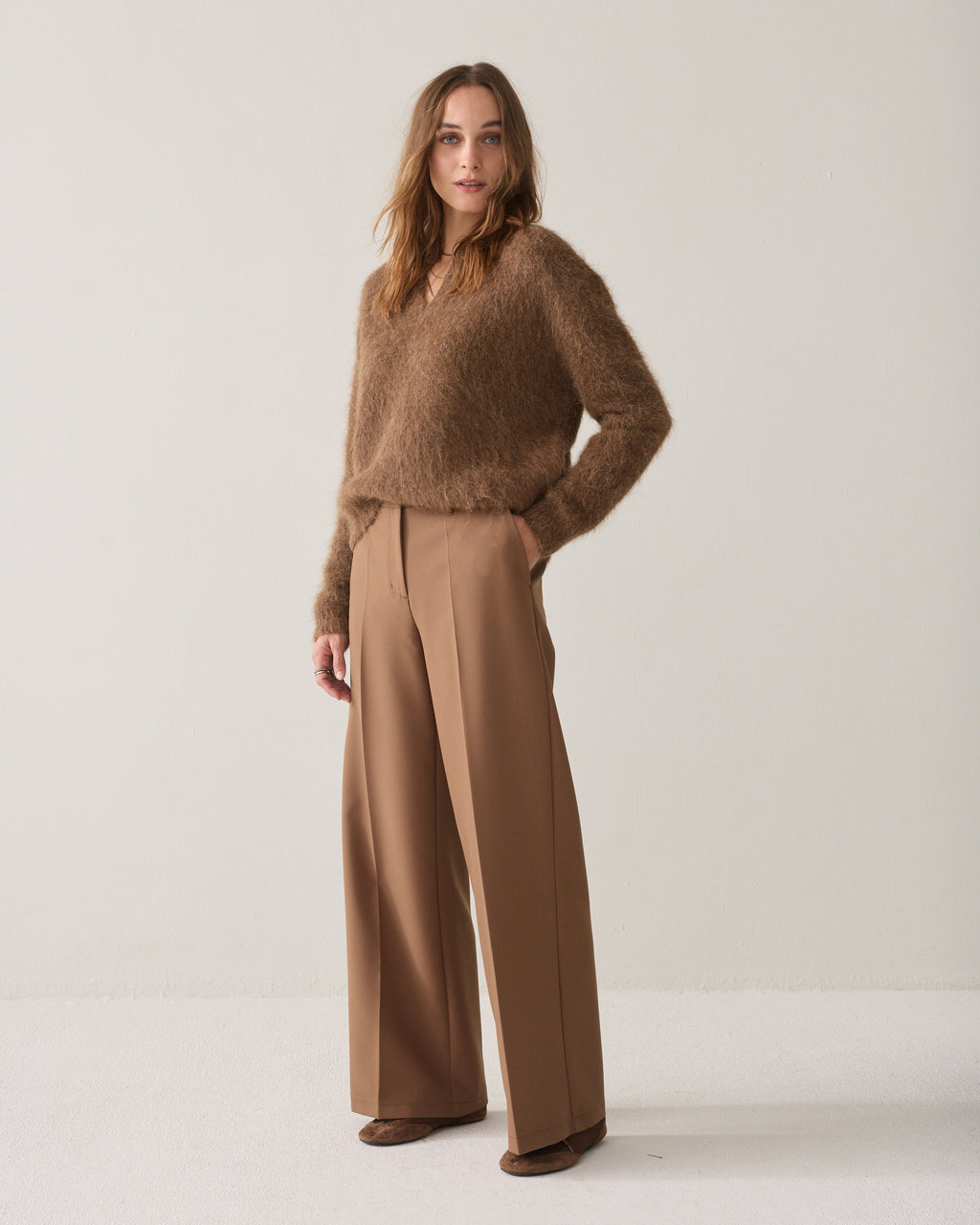 Wide-leg foam trousers