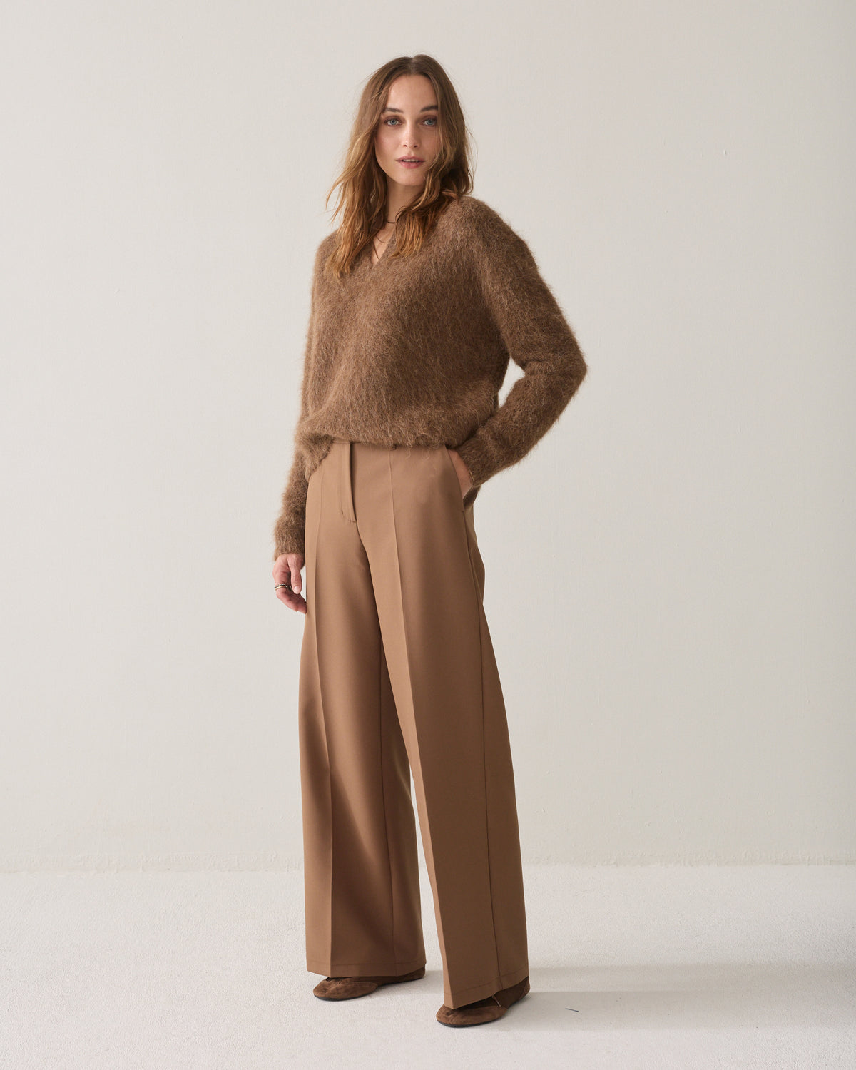 Wide-leg foam trousers