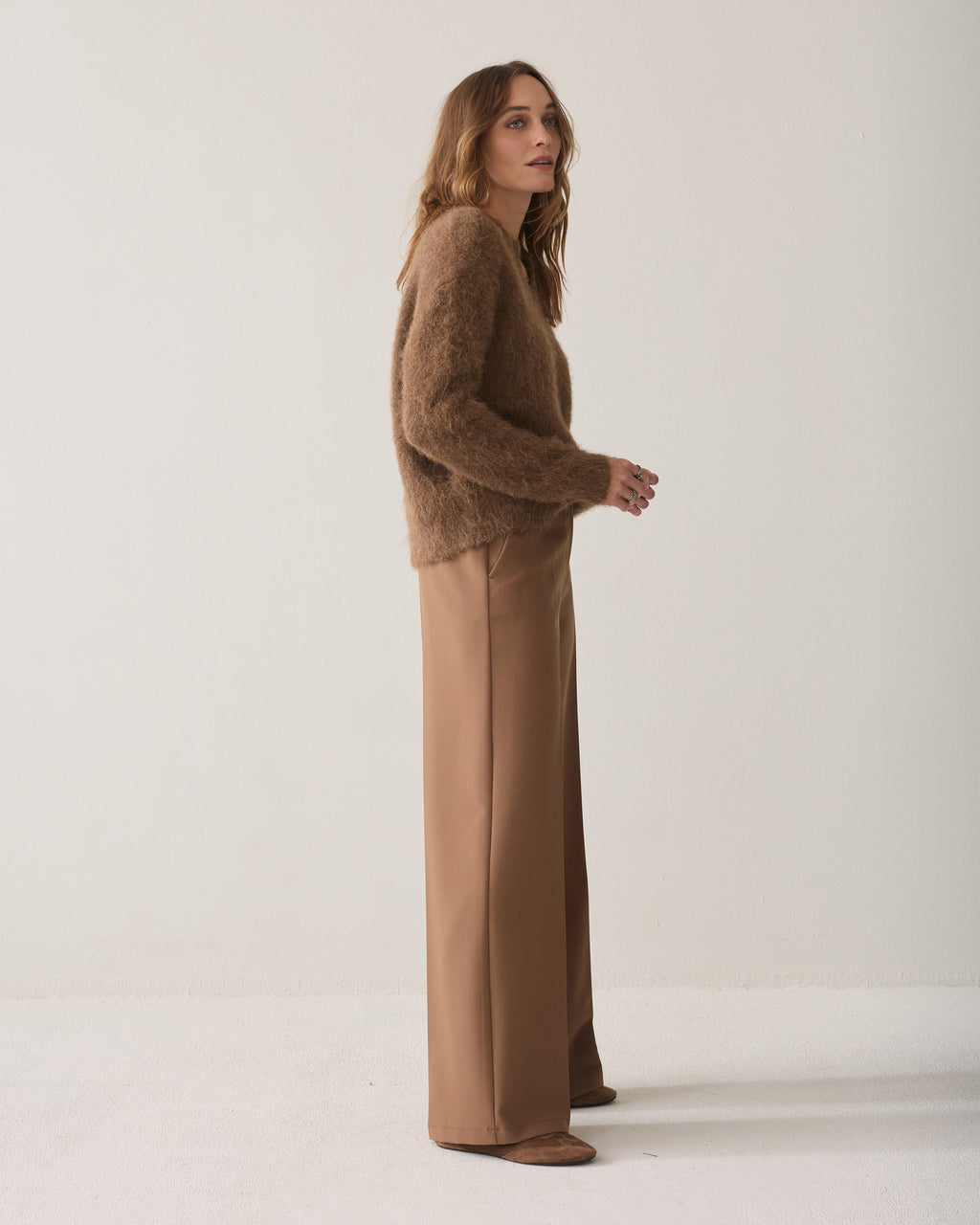 Wide-leg foam trousers