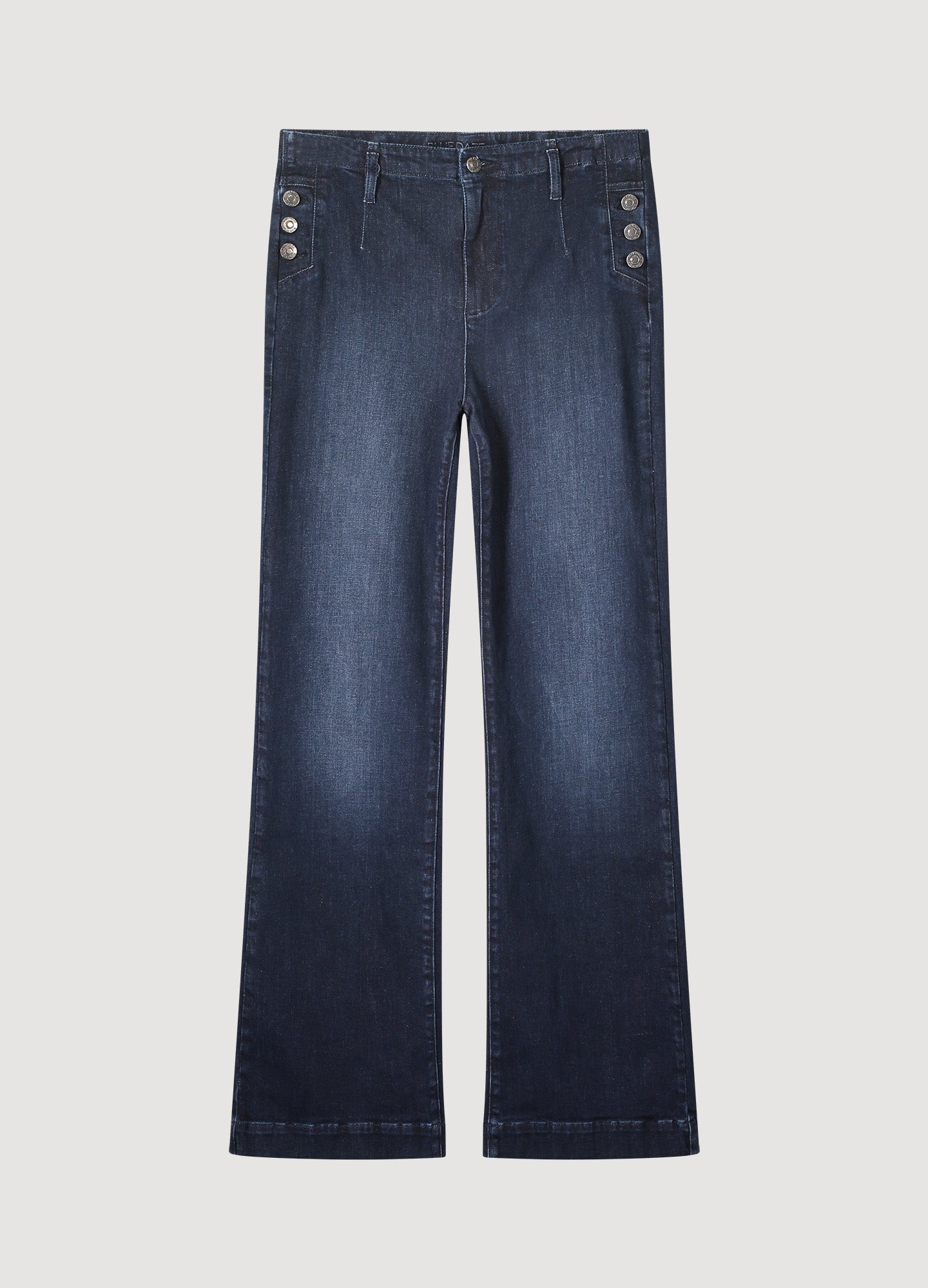 Flared jeans met knoopdetails