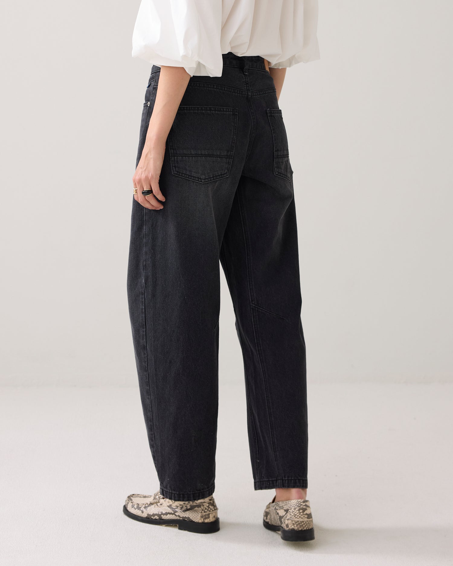 Cocoon-fit jeans