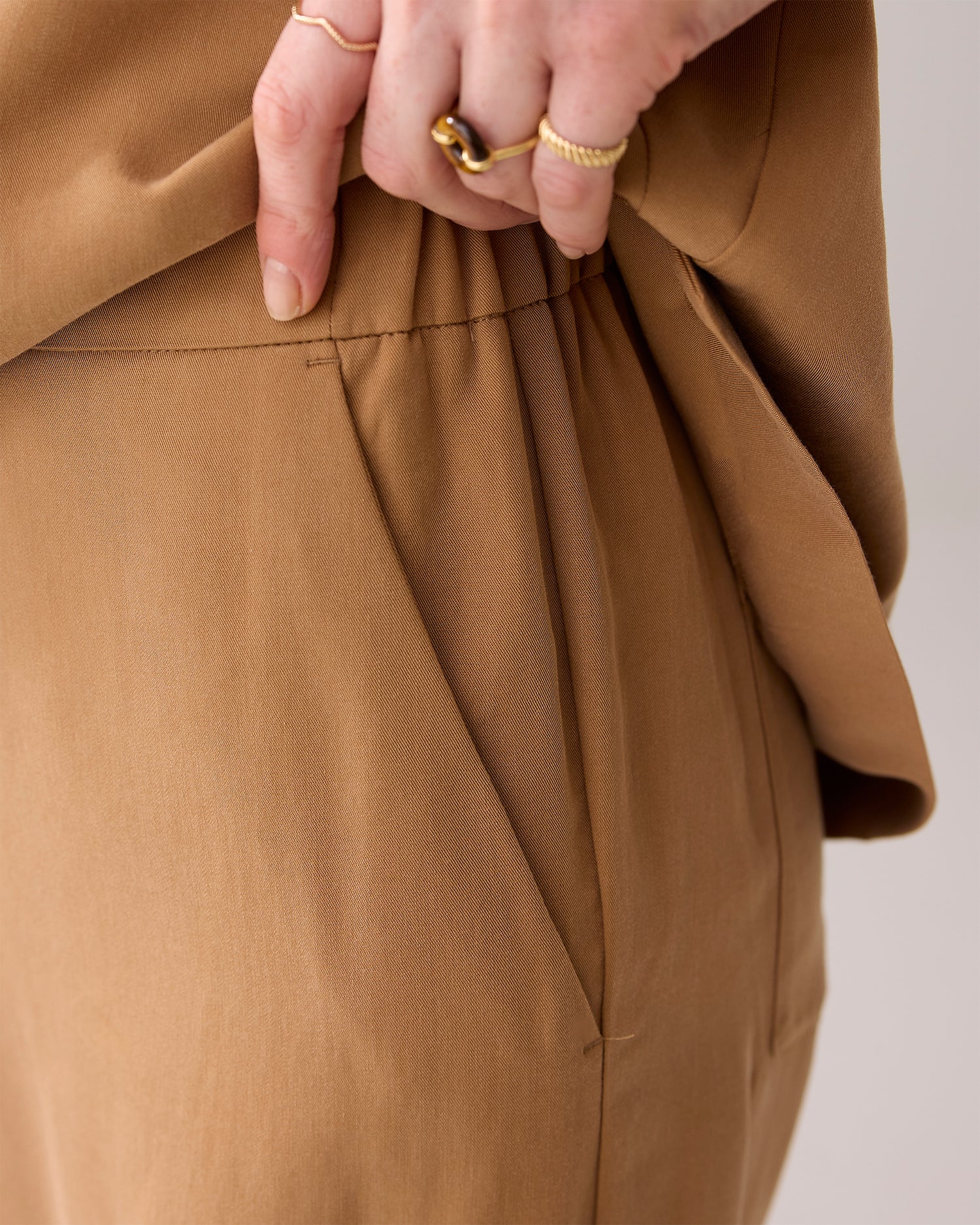 Trousers in tencel fabric