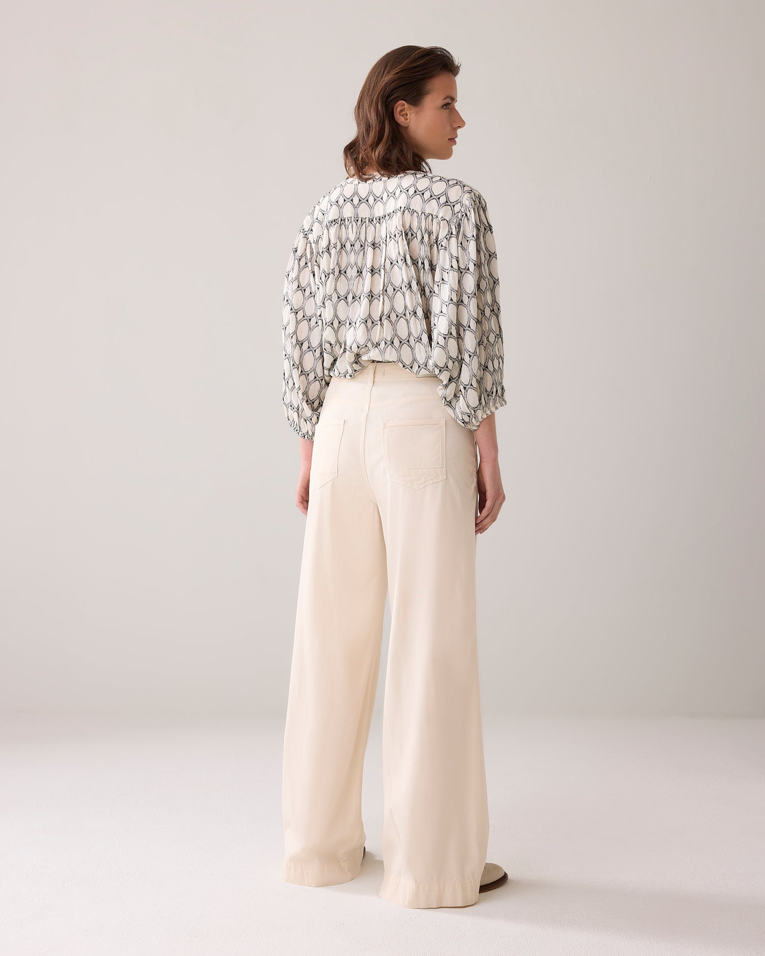 Long trousers in lyocell blend