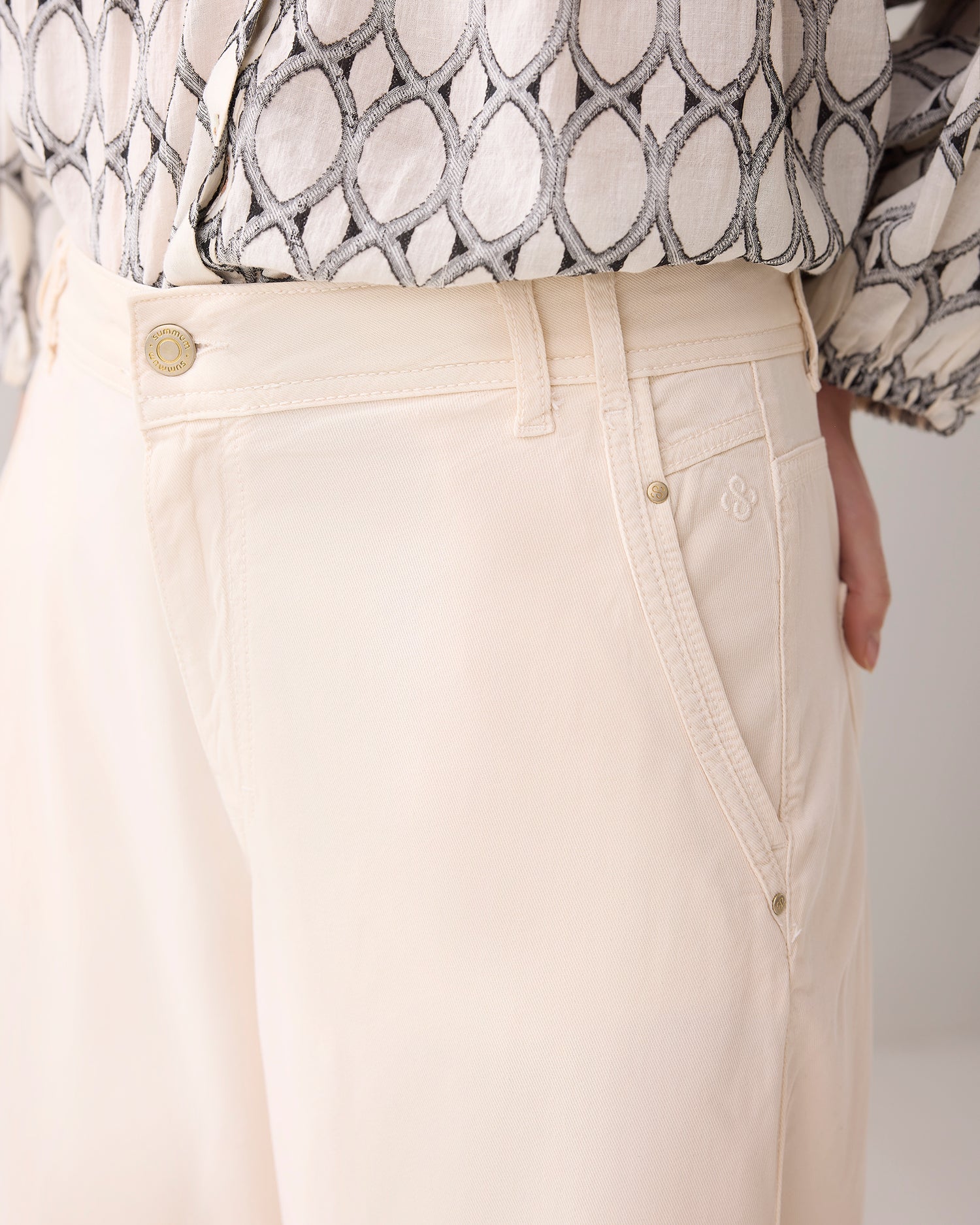 Long trousers in lyocell blend