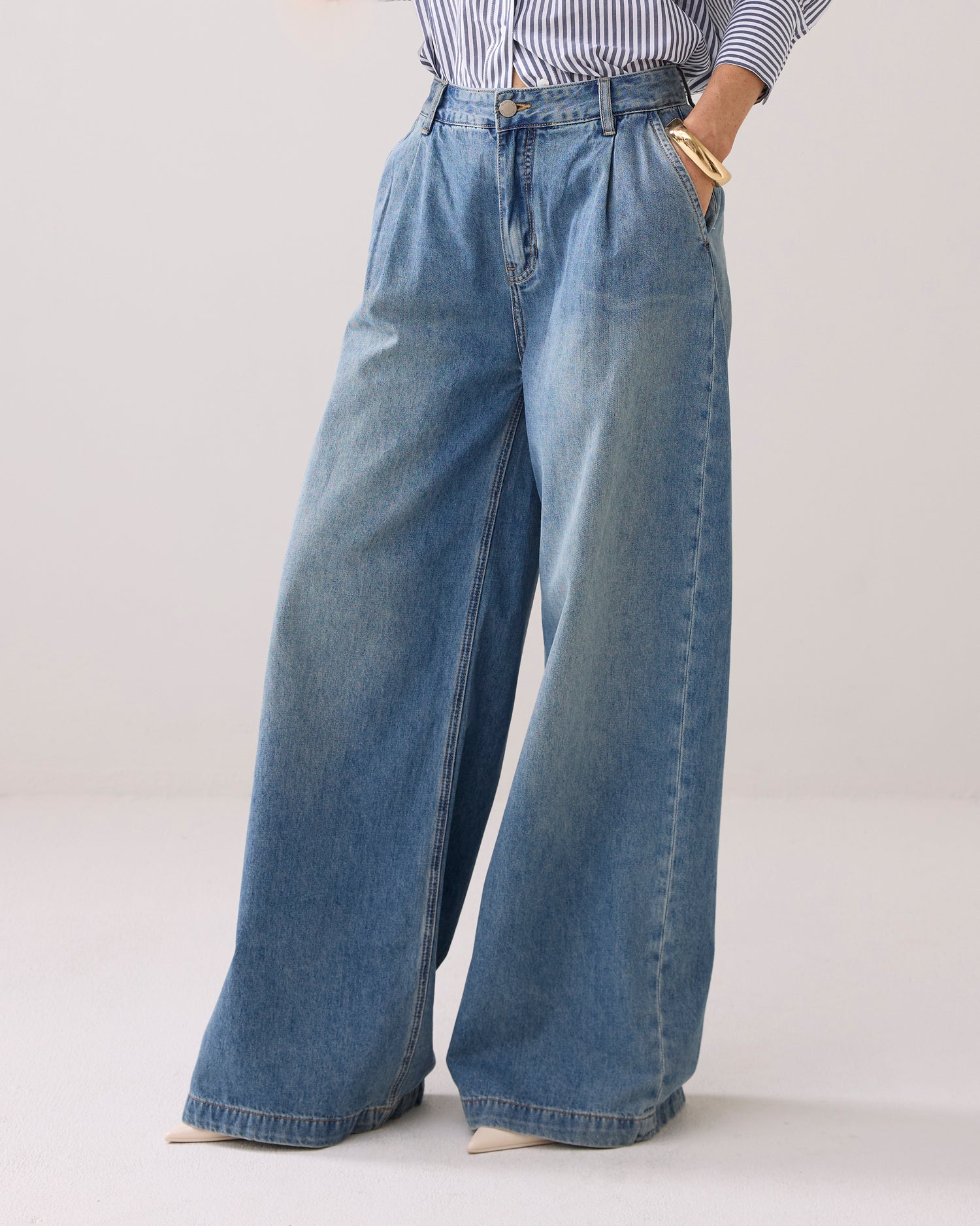 Ultra-wide-leg jeans