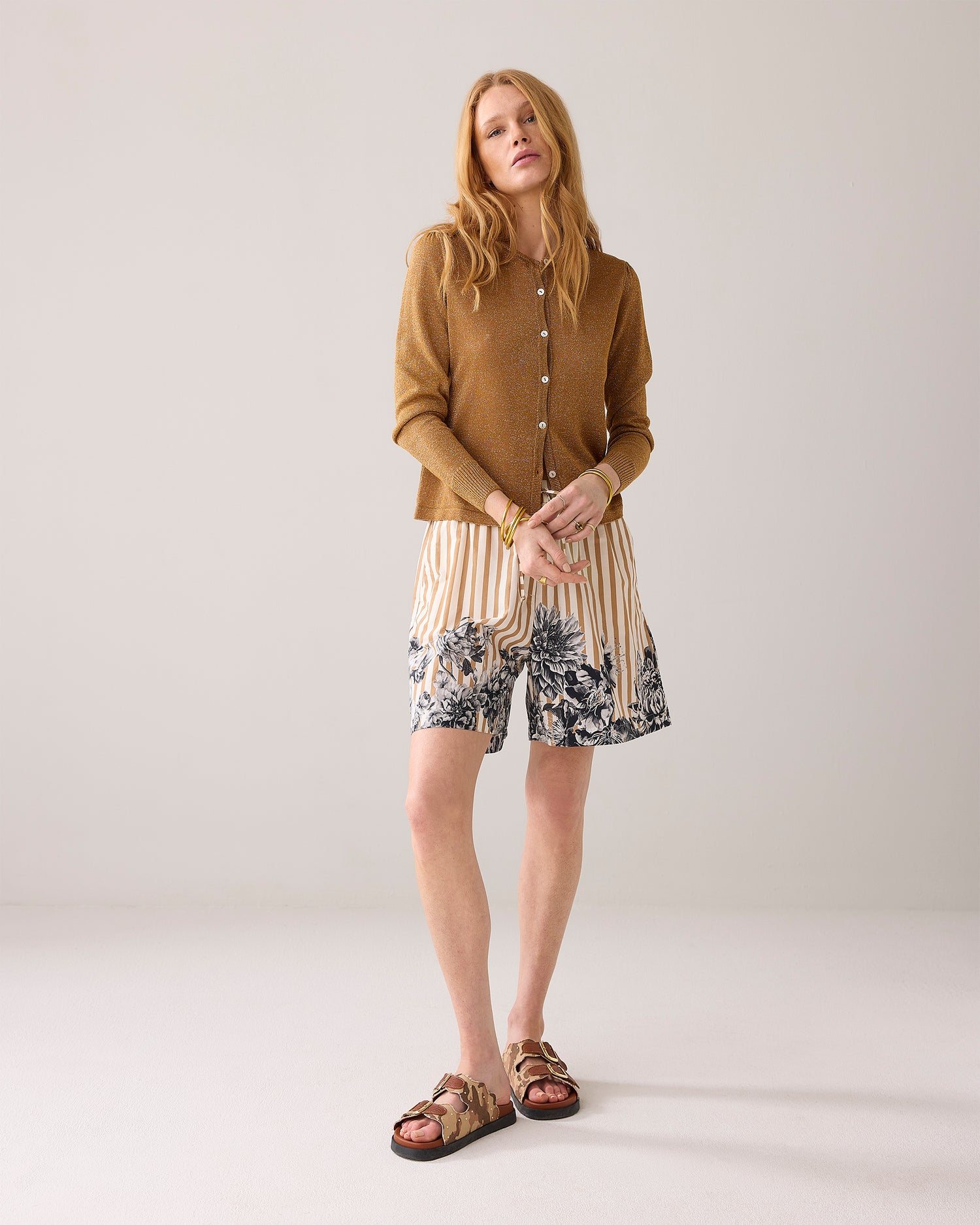 Baggy Shorts Blumendetails