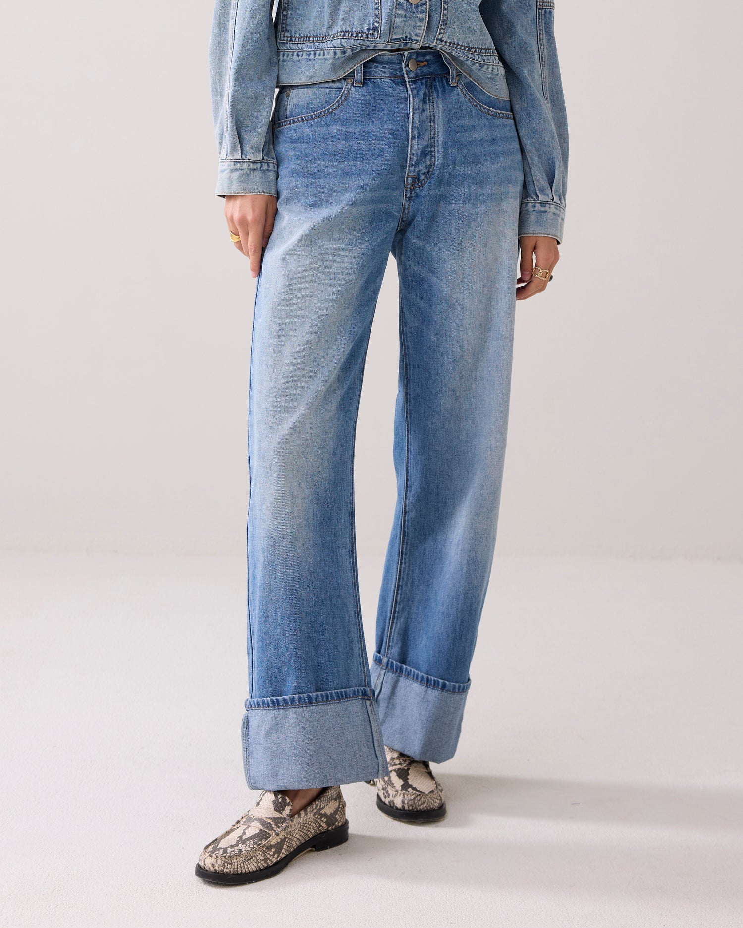 Straight-fit jeans