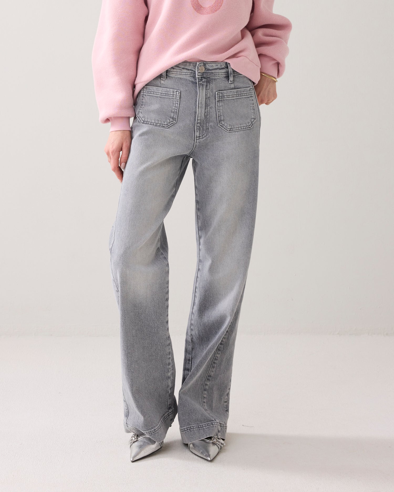 Wide-leg retro jeans