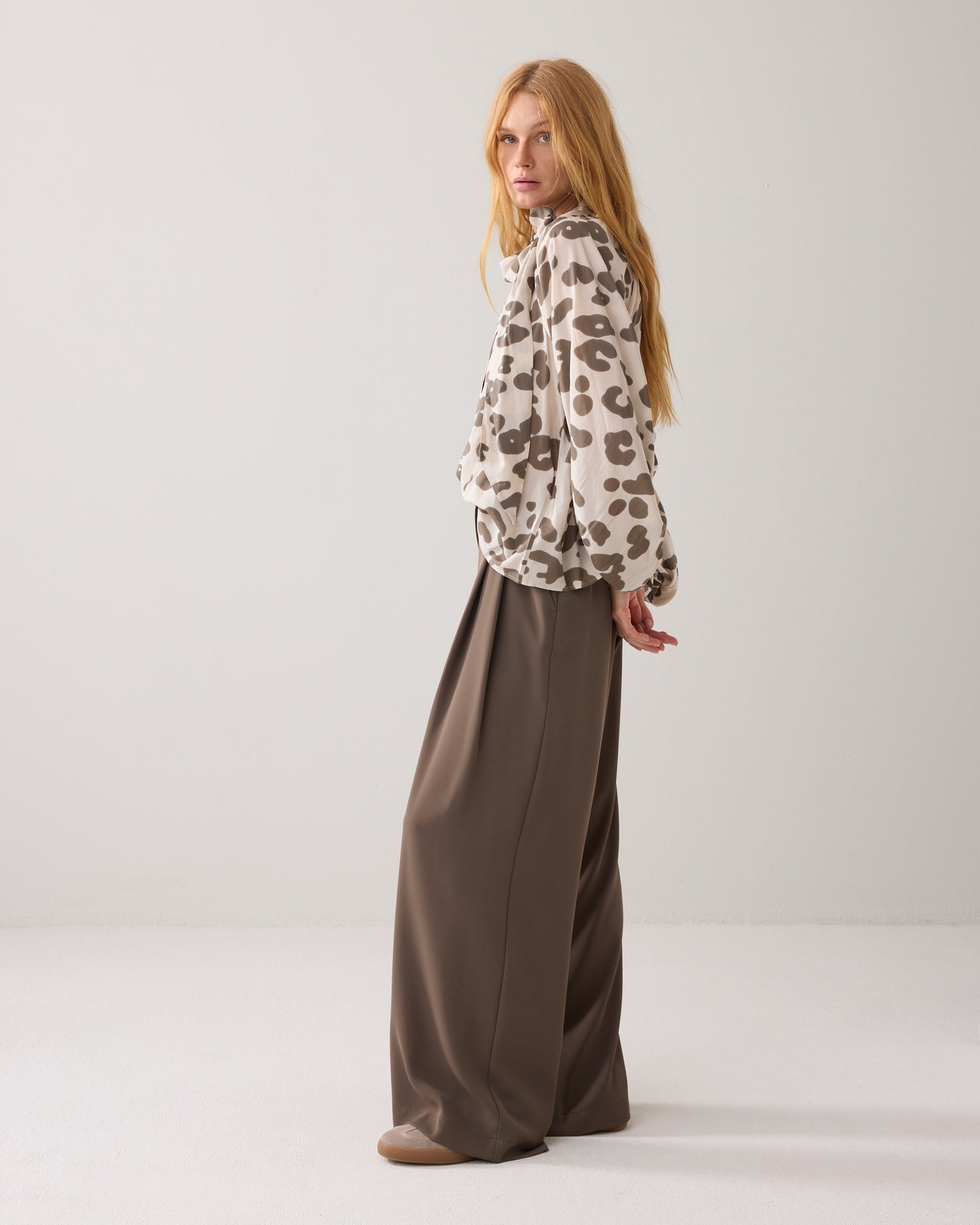 Flared broek met persvouw