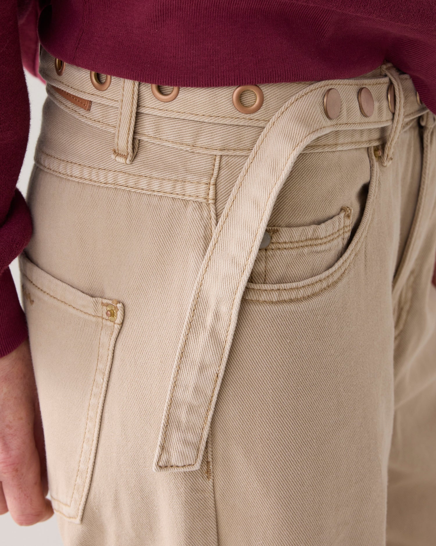 Light wide-leg jeans