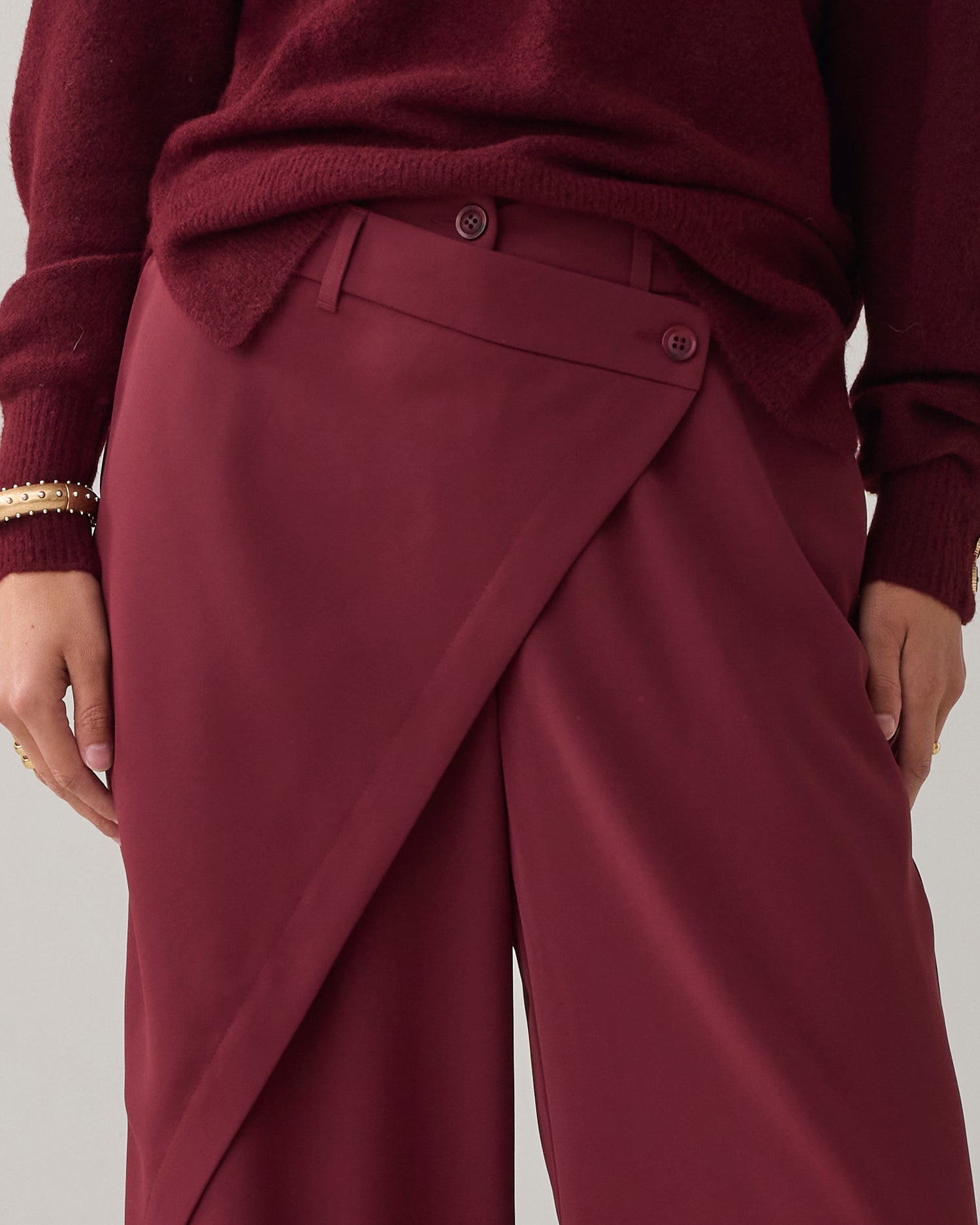 Wide-leg trousers with crossover
