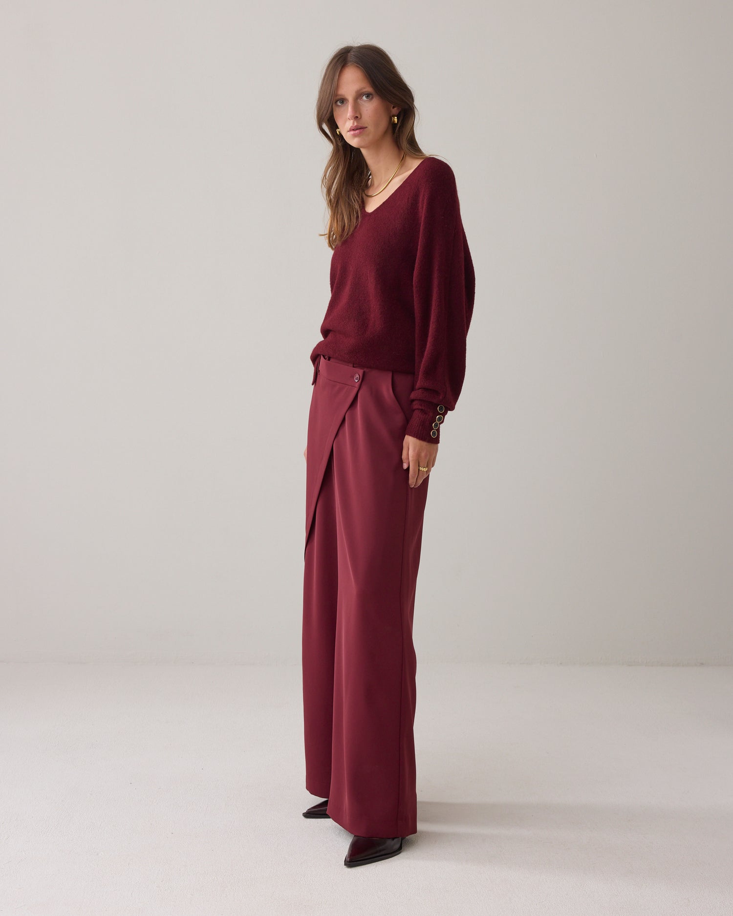 Wide-leg trousers with crossover