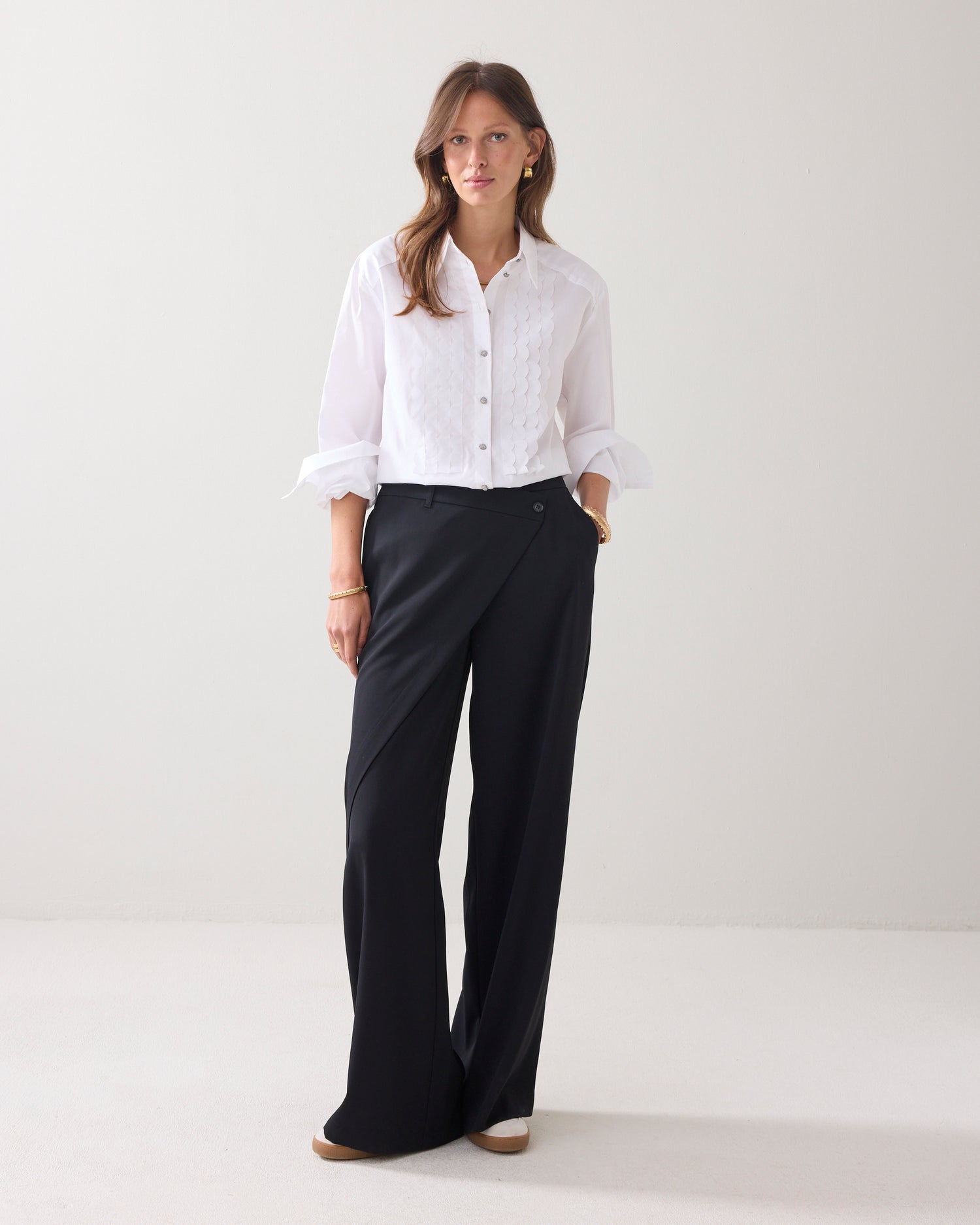 Wide-leg trousers with crossover