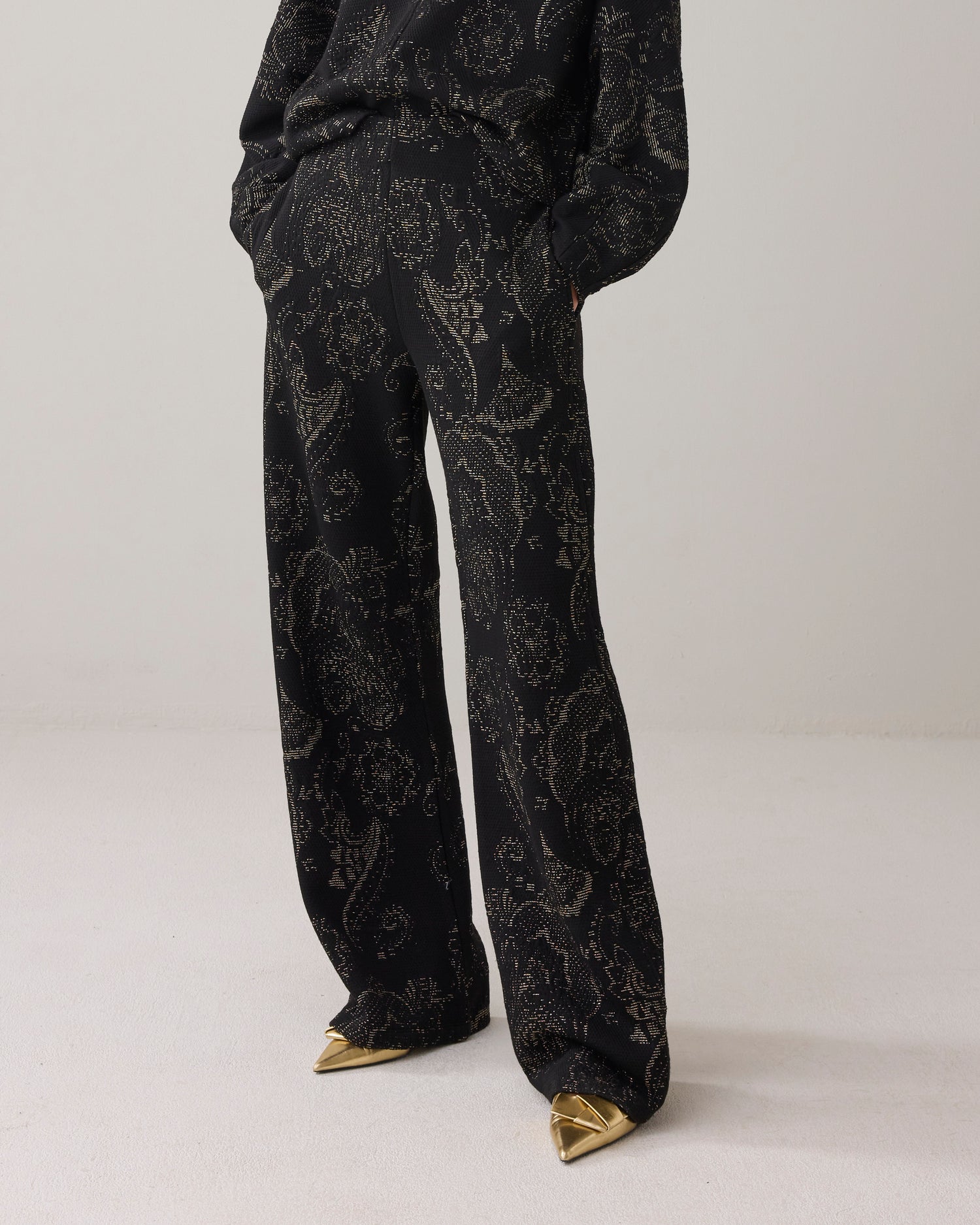 Pants foam jacquard