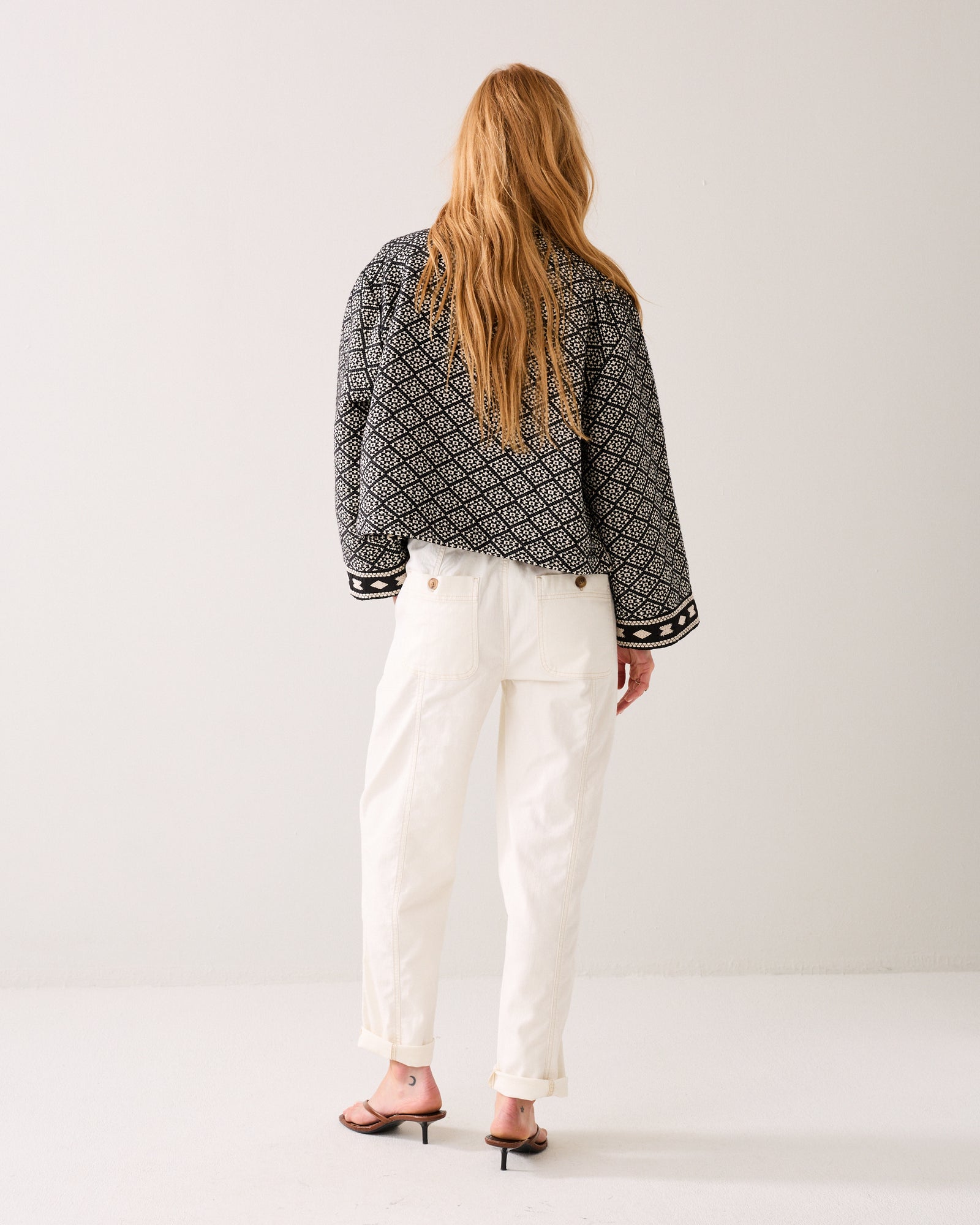 Loose tapered broek met knoopsluiting