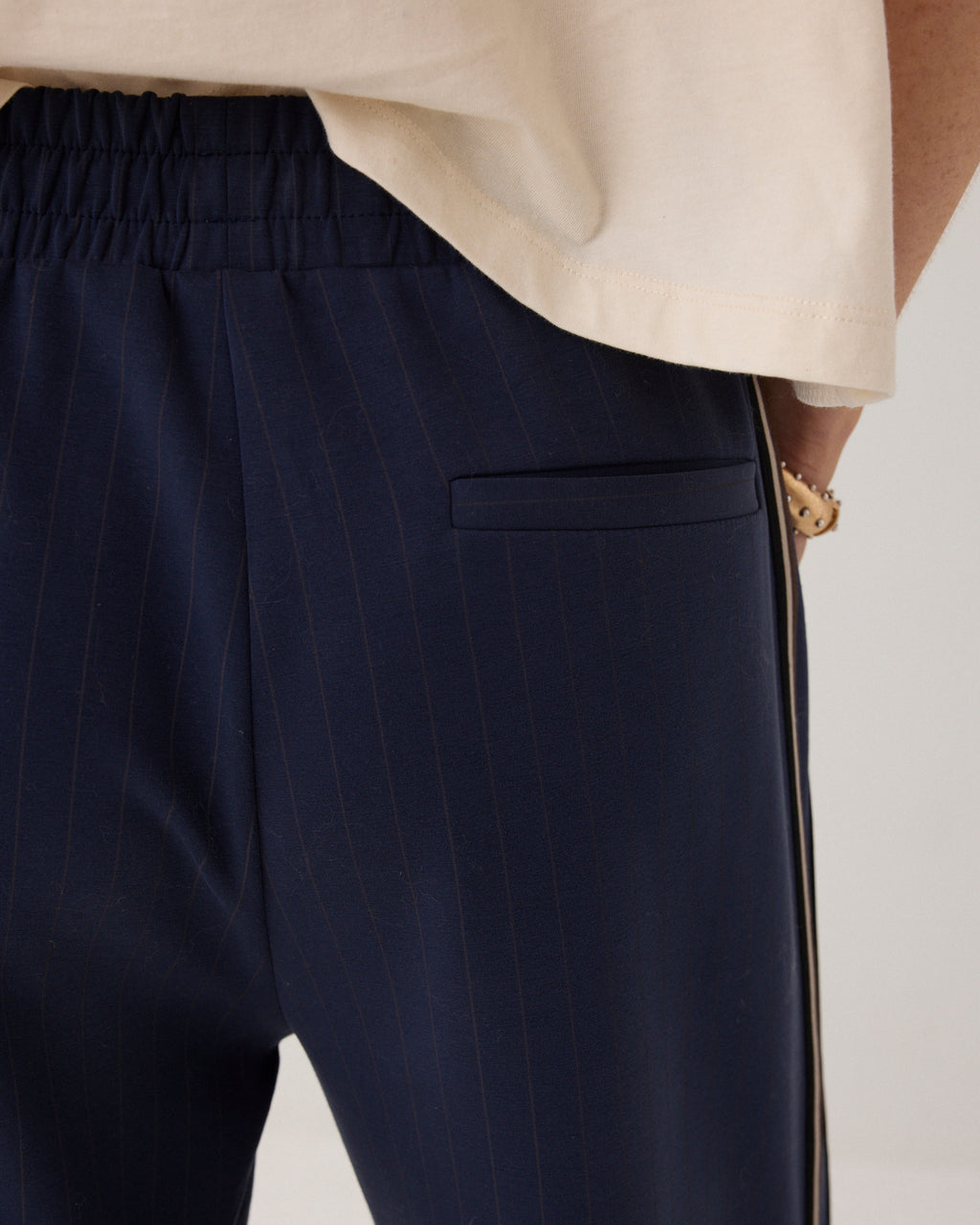 Pinstripe scuba broek