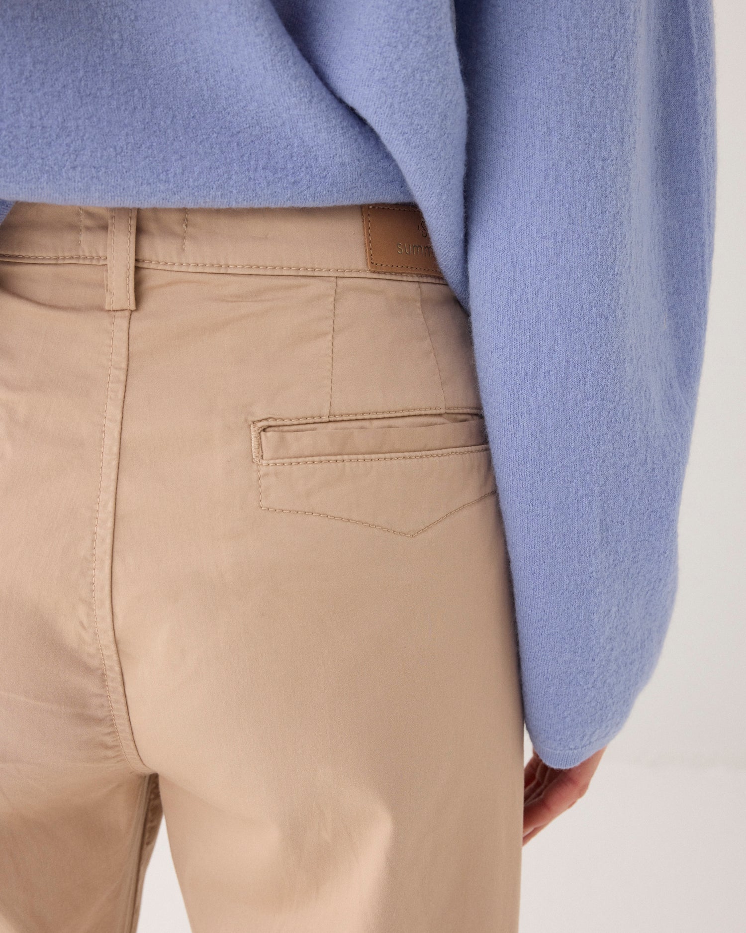 Slim chino satijngeweven