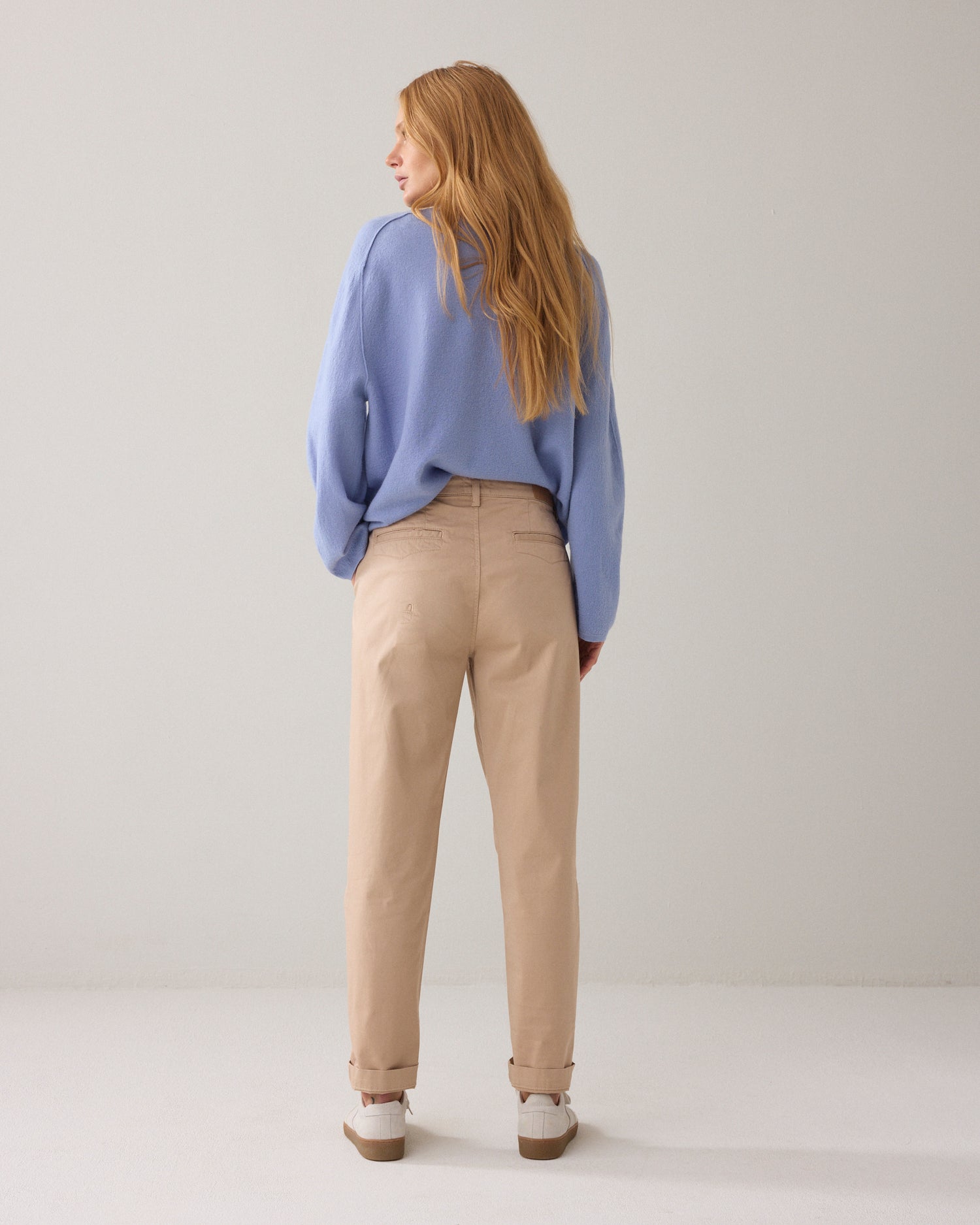 Slim chino satijngeweven