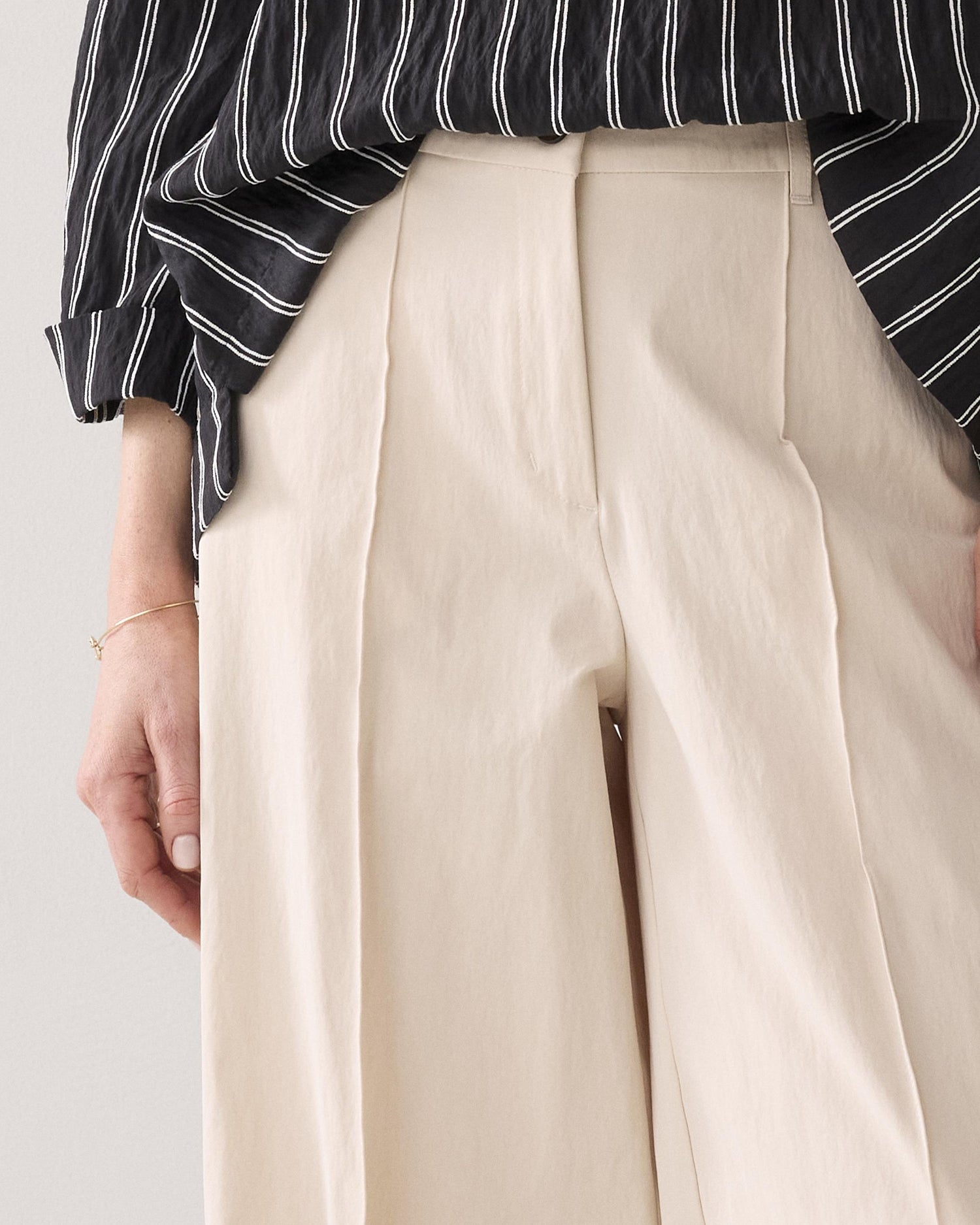 Wide-leg cotton-blend trousers