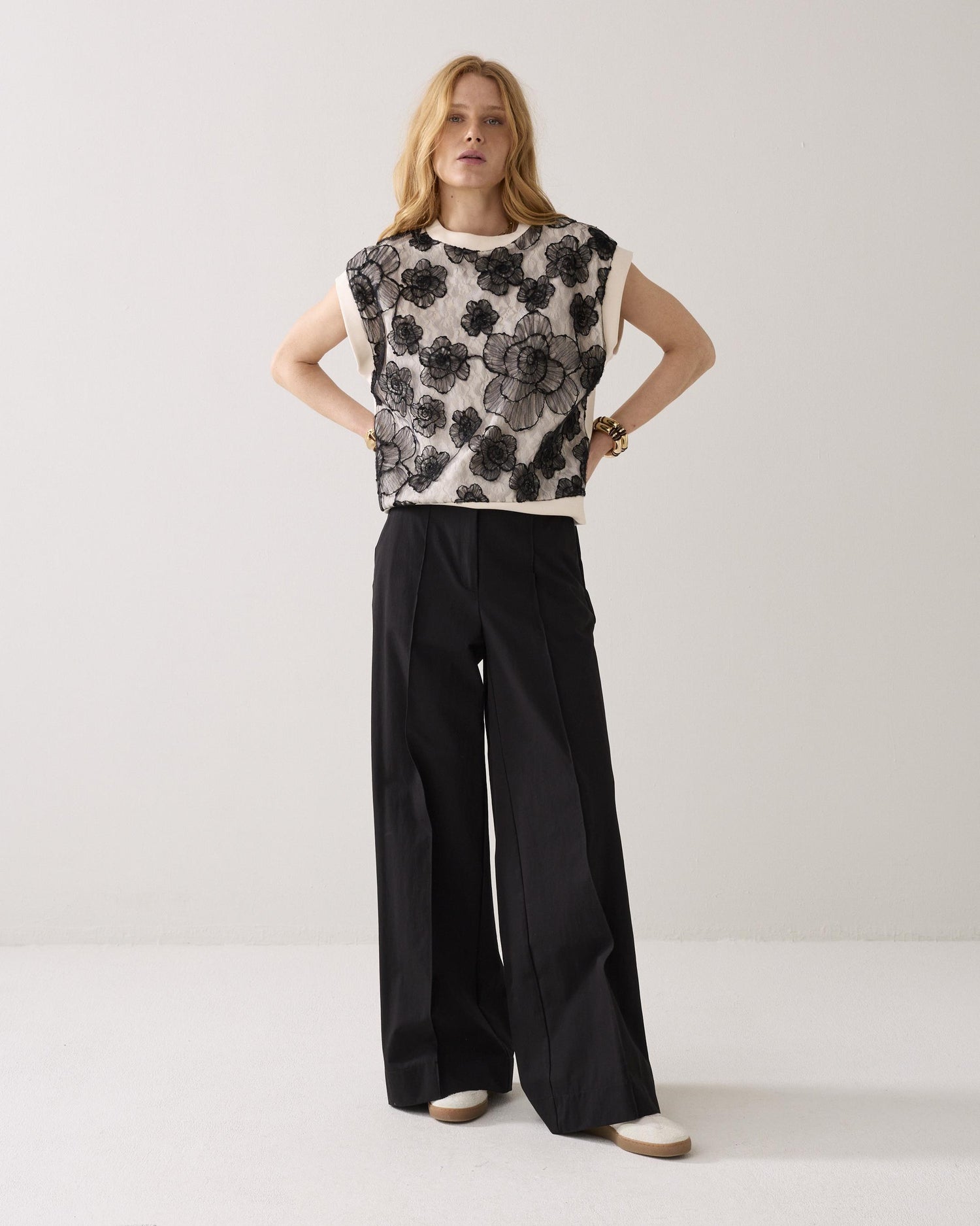 Wide-leg cotton-blend trousers