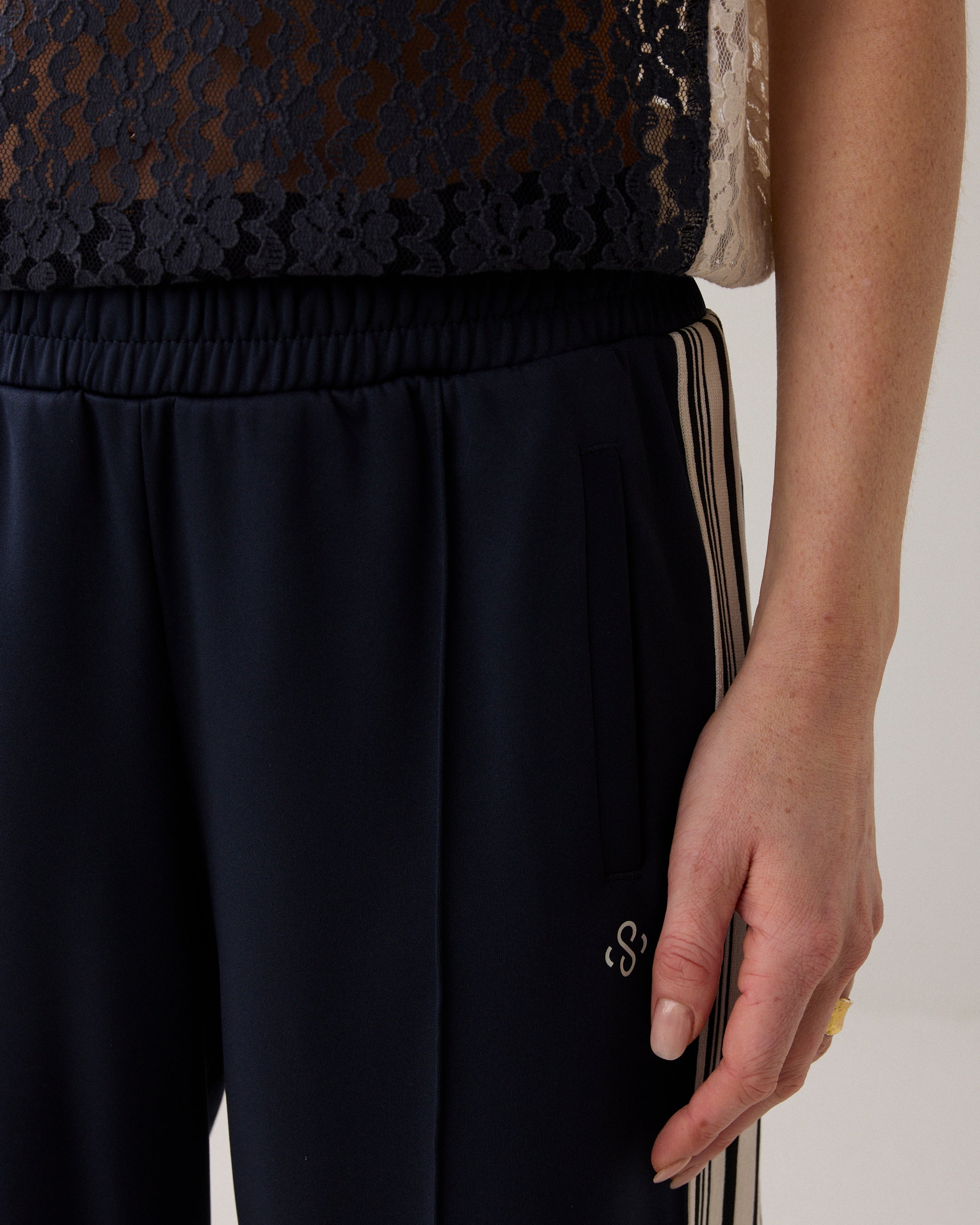 Trackpants met pintuck