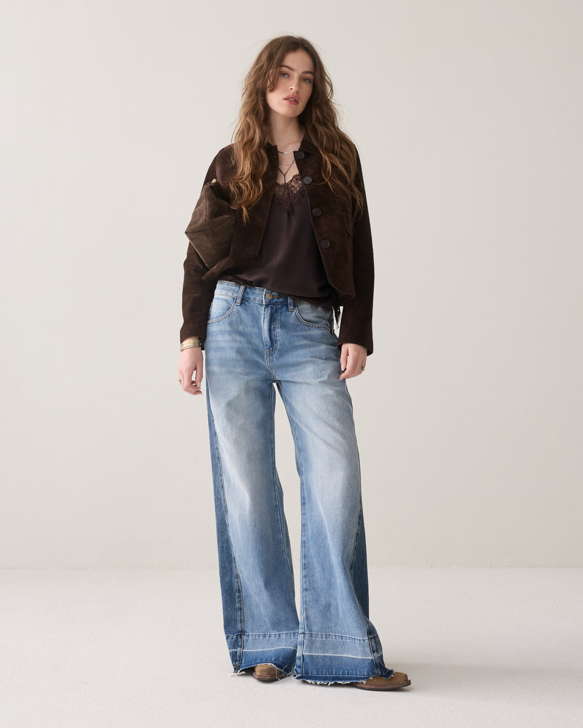 Wide leg jeans raw edge