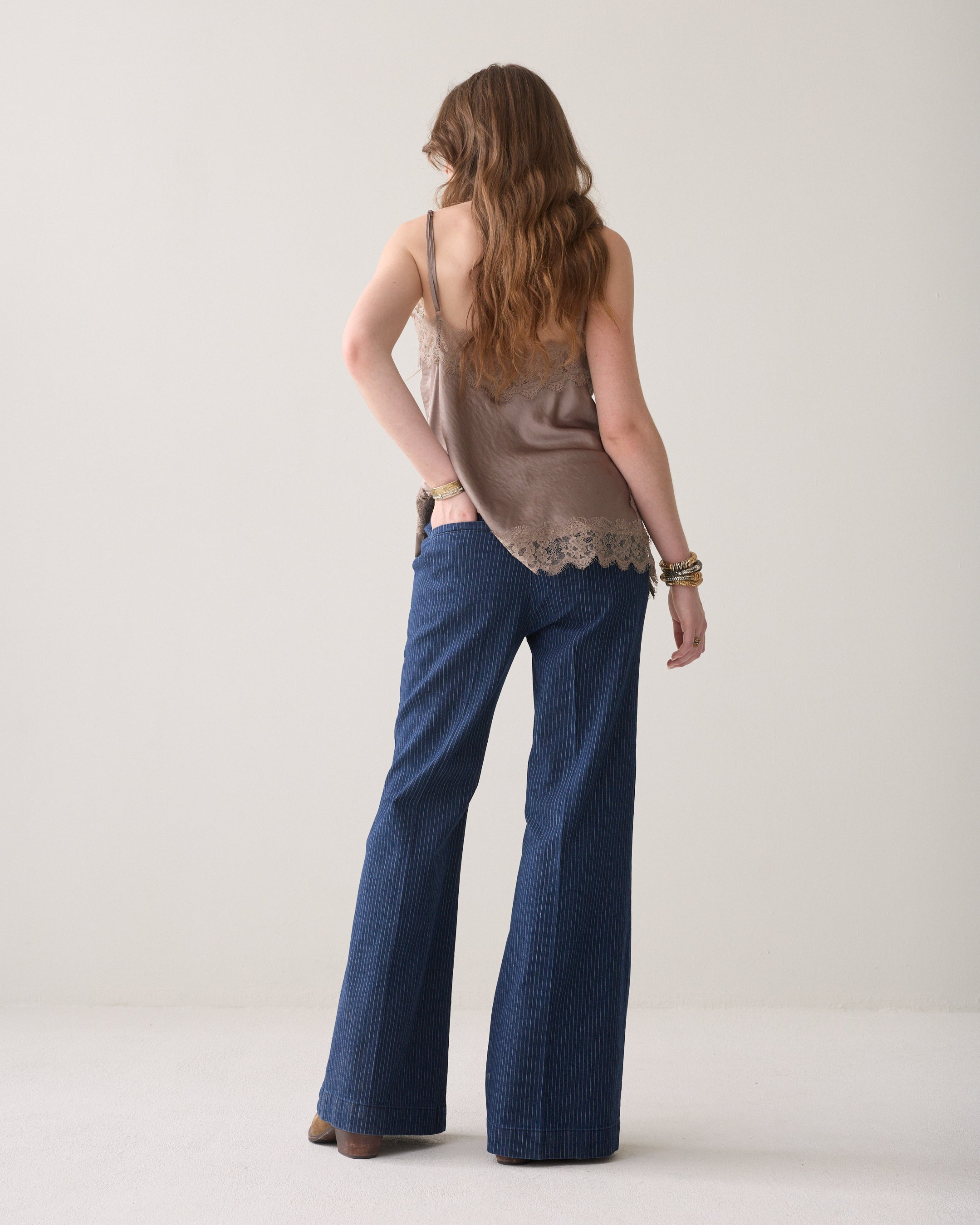 Superflared denim met pinstripe