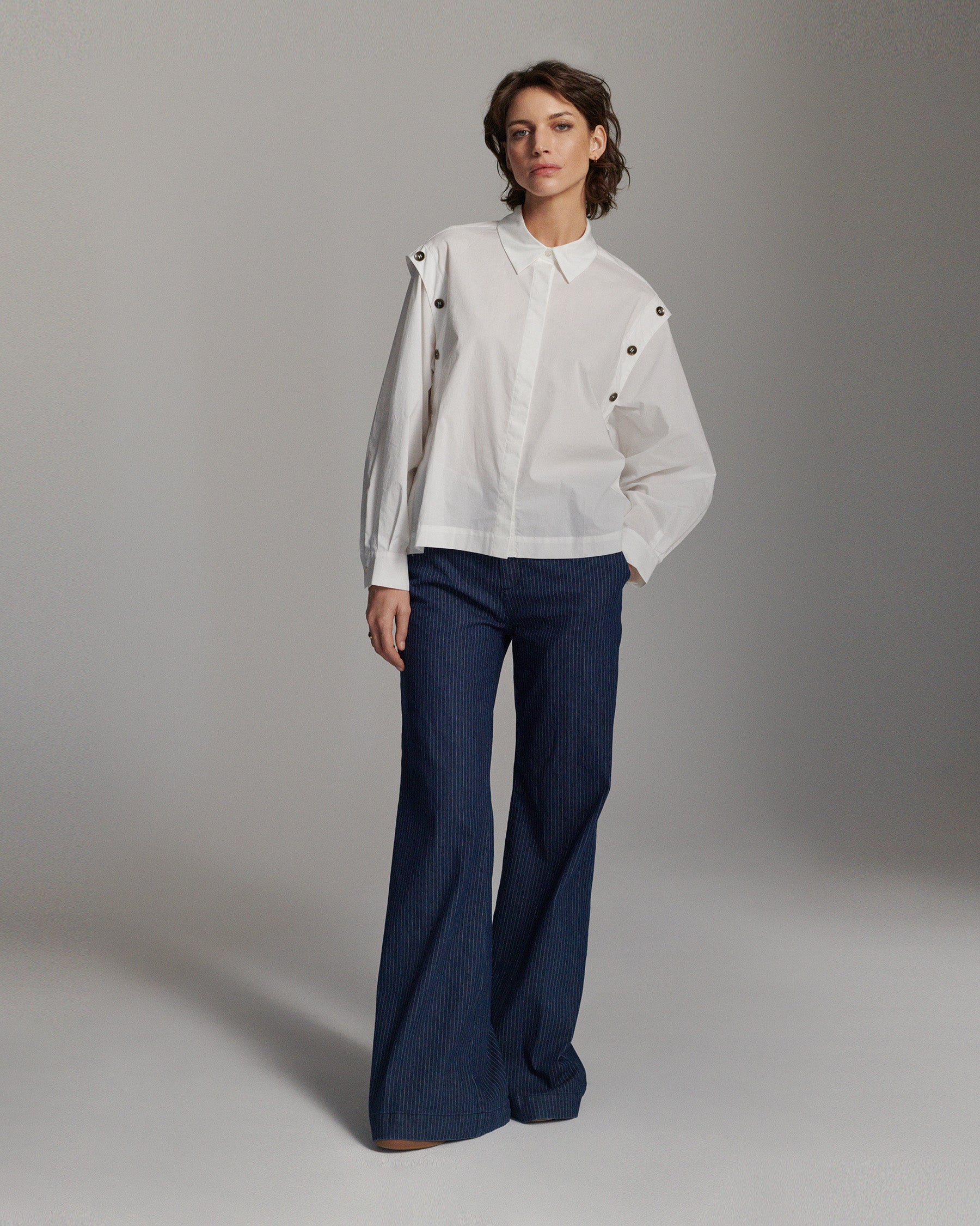 Superflared denim met pinstripe